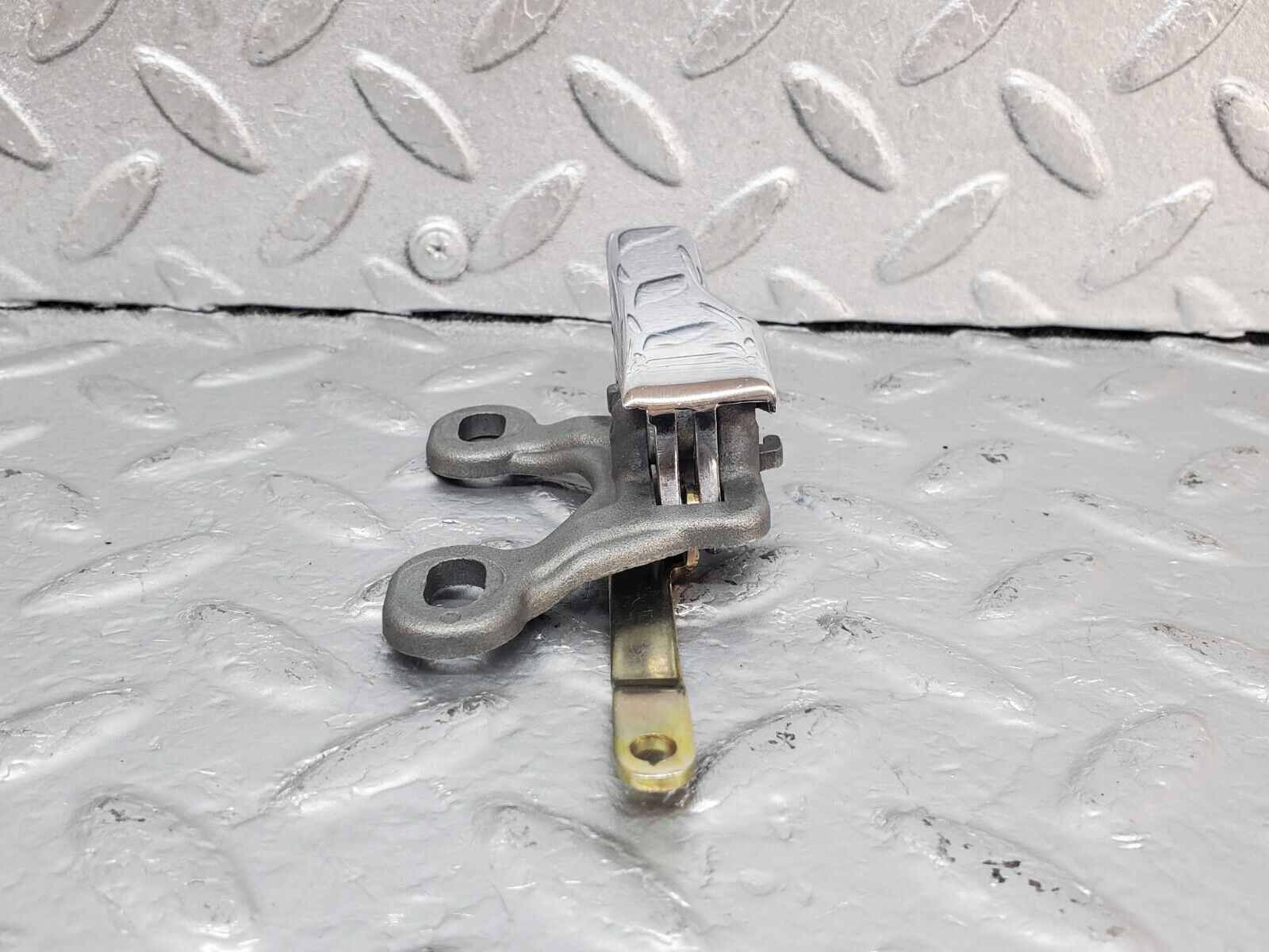 44382 Mercedes-Benz W123 280E Front Right Door Opener Door Handle