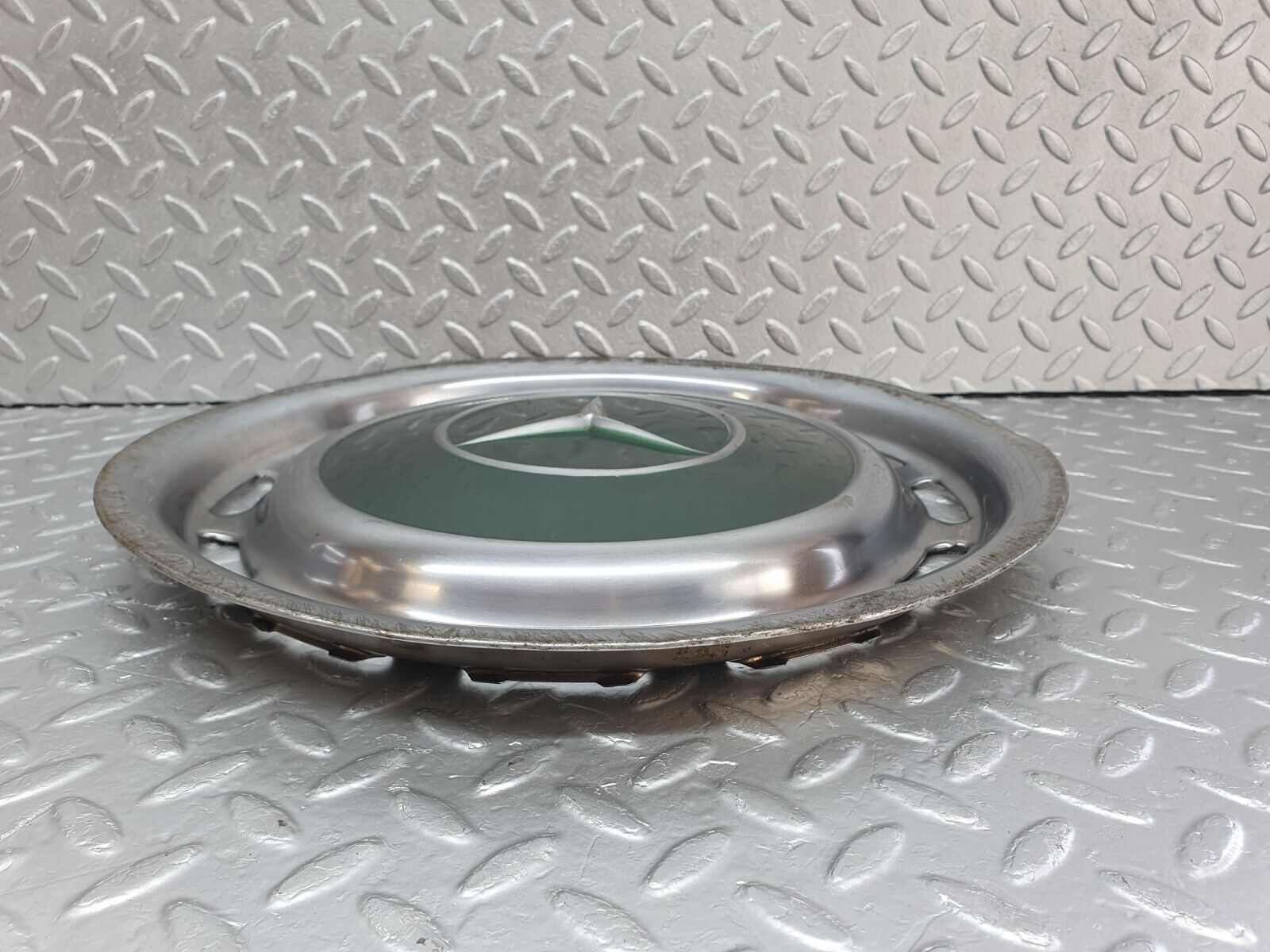 43229 Mercedes-Benz W108 280SE Wheel Hub Cap 14''