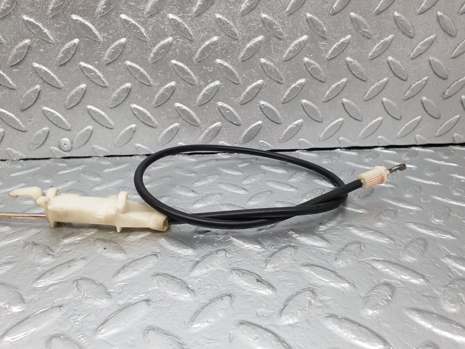 43702 Mercedes-Benz C126 380SEC Coupe Door Lock Cable