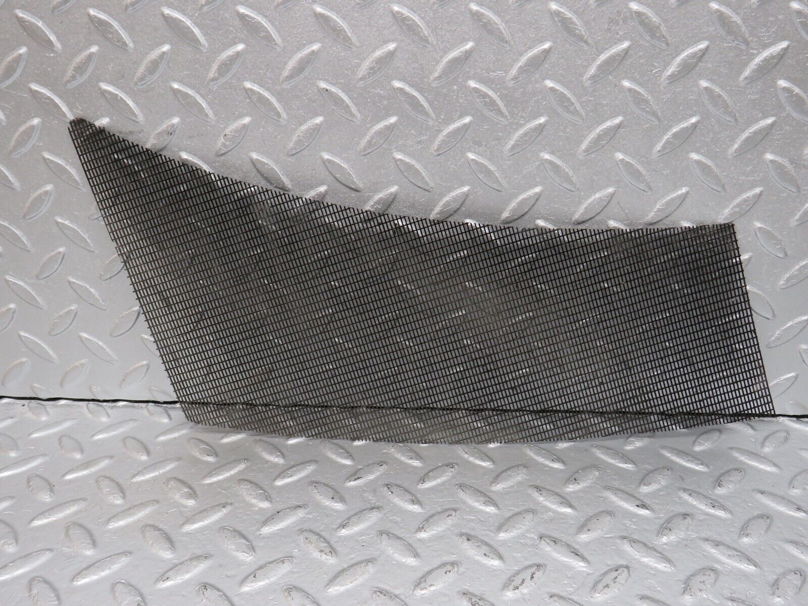 40080 Mercedes-Benz R107 350SL Air Intake Grill Right Side