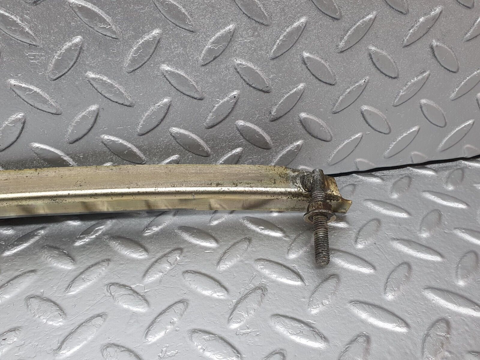 43711 Mercedes-Benz C126 380SEC Coupe Left Door Window Channel