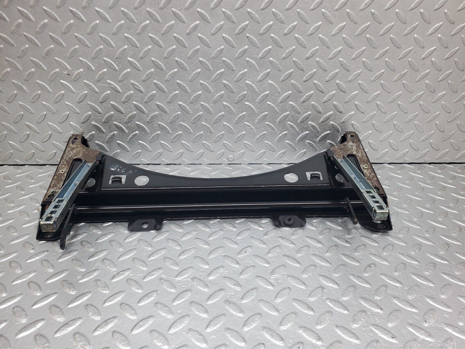 44549 Mercedes-Benz W123 280E Front Right Seat Sliding Mechanism