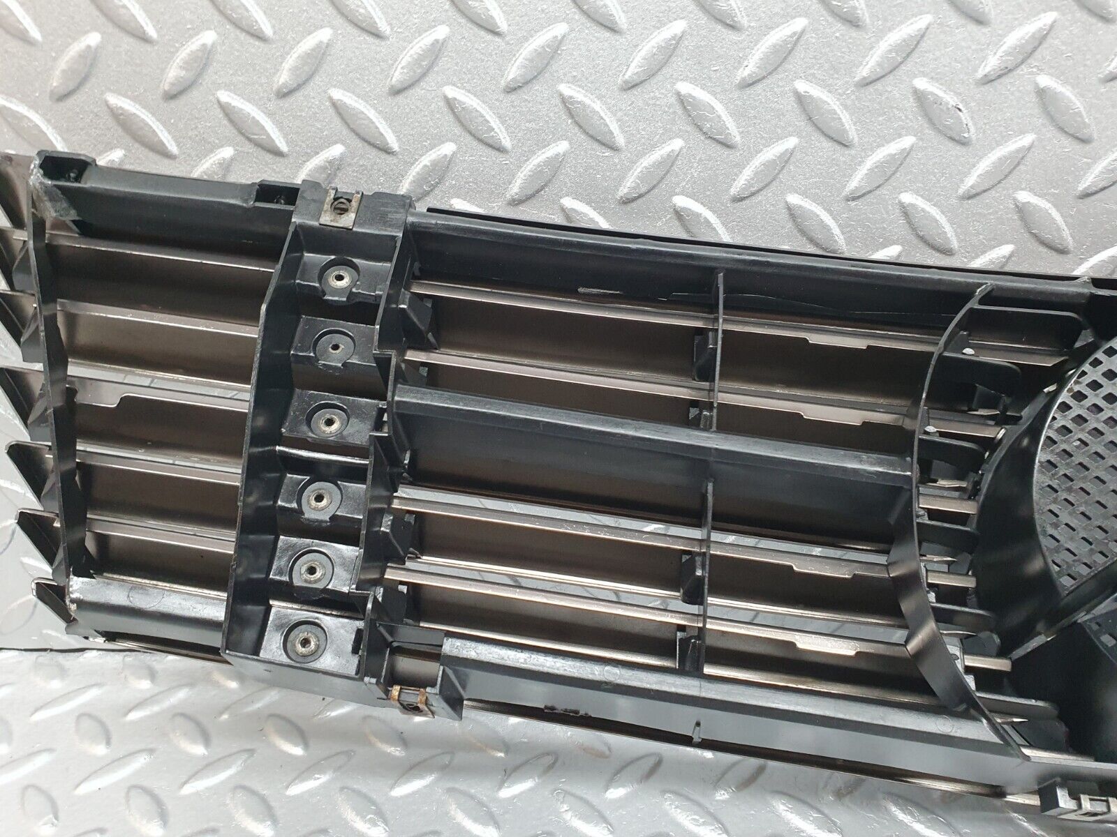 42175 Mercedes-Benz R129 320SL Coupe Bonnet Grill 7 Slat 1298800185