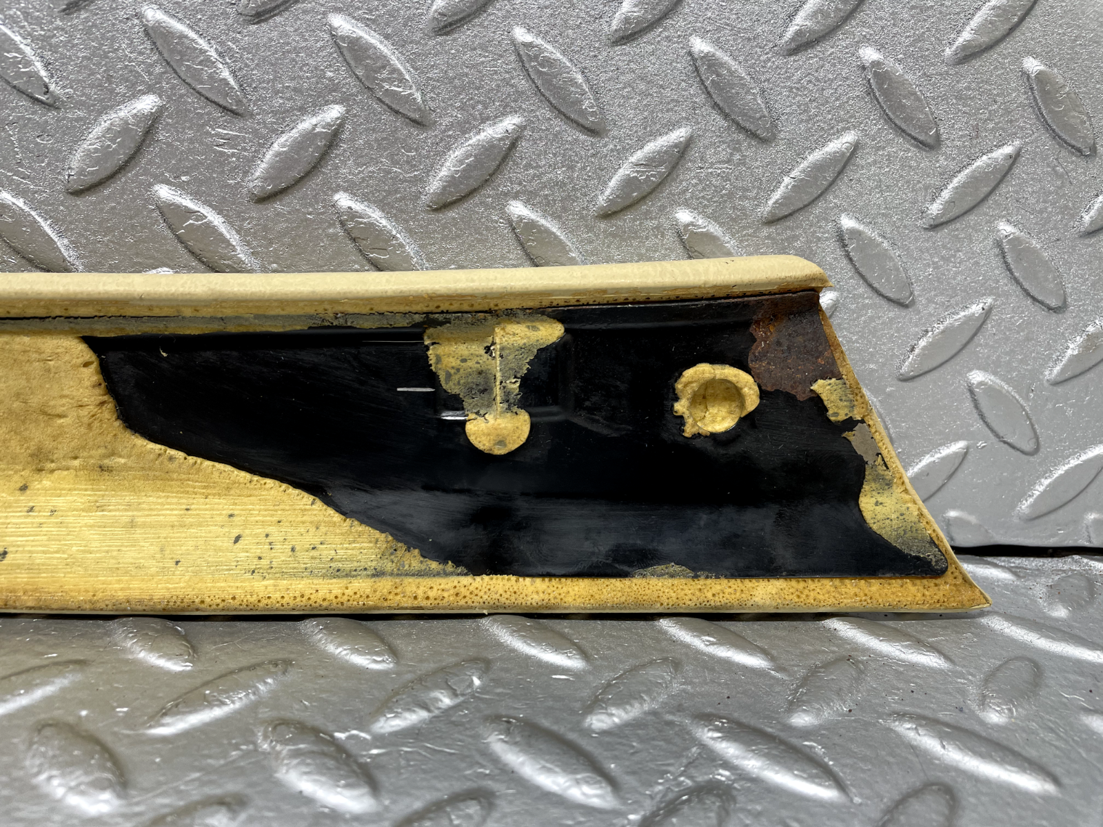 44256 Mercedes-Benz W123 280E A Pillar Cover Panel Left Side Beige