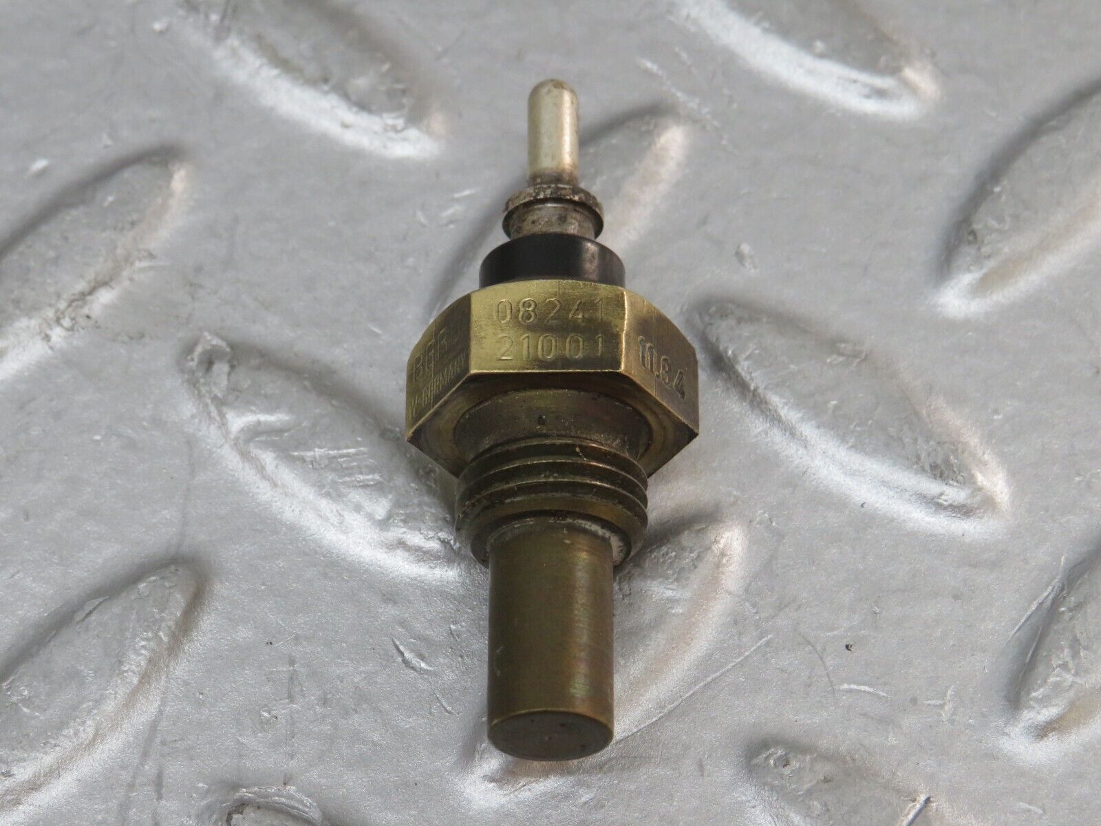 35514 Mercedes-Benz R107 280SL Coolant Temperature Sensor Beru 005542261