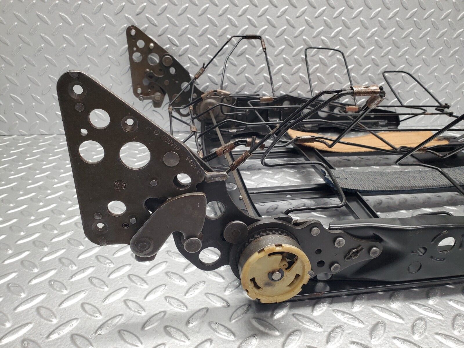 46681 Mercedes-Benz C123 280CE Coupe Front Left Seat Backrest