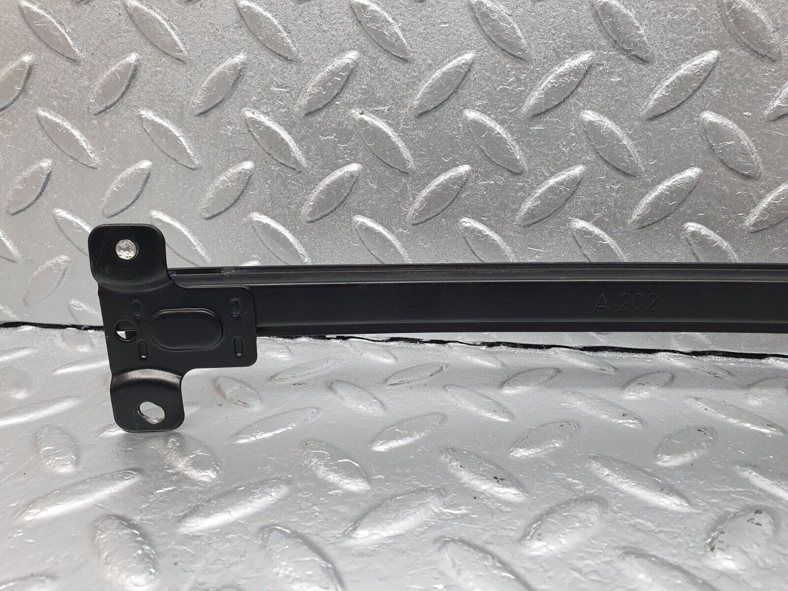 41965 Mercedes-Benz W202 C200 Front Left Door Window Channel