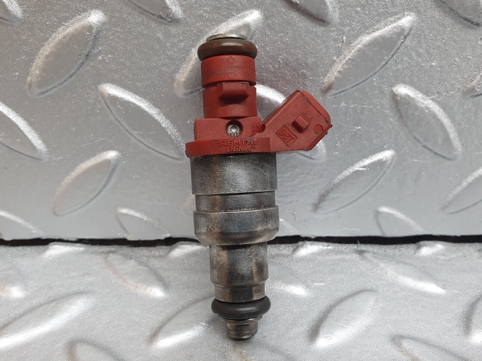 42057 Mercedes-Benz W202 C200 Fuel Injector Siemens 0000788523