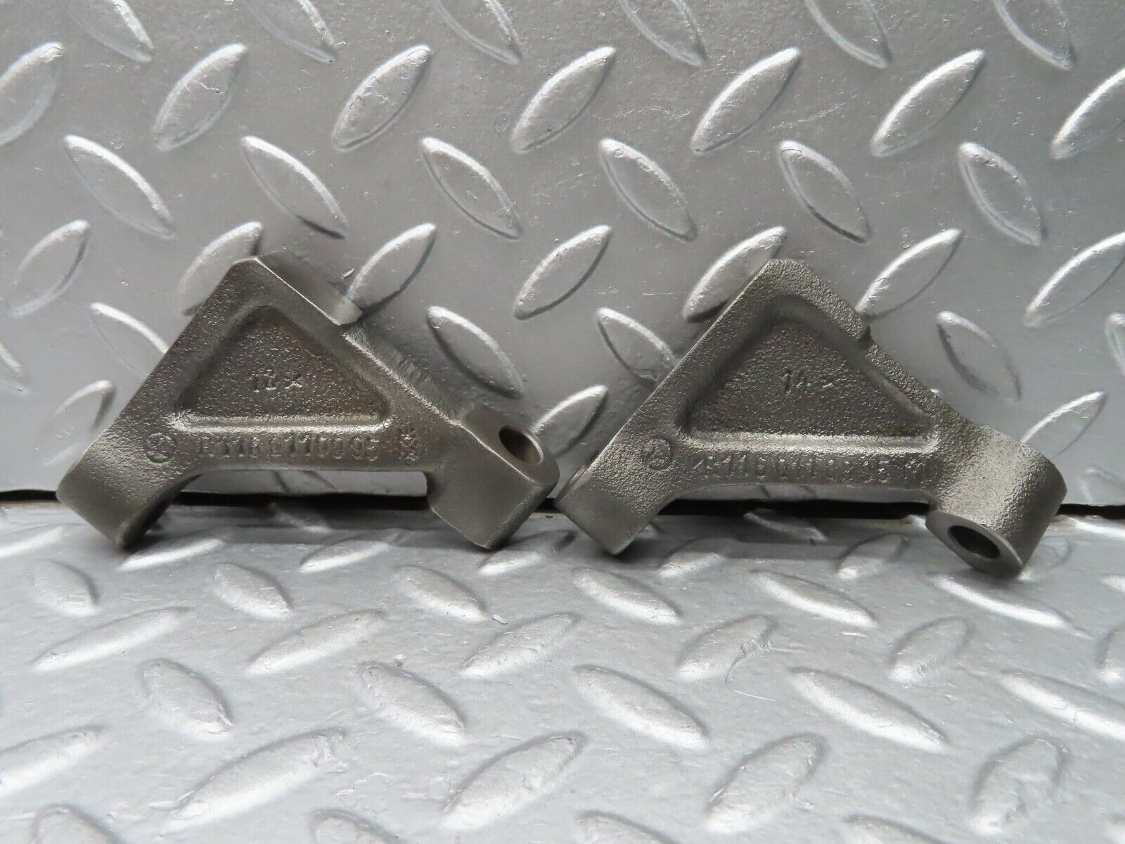 20627 Mercedes-Benz R107 450SL Engine Mount Bracket Pair 1160110995