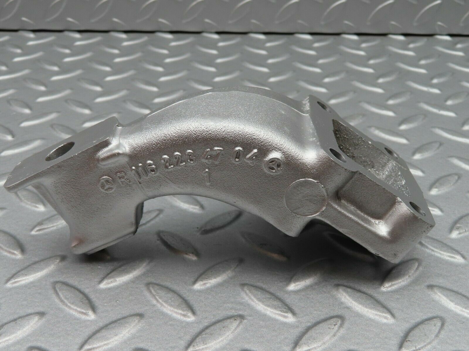 5112 Mercedes-Benz R107 350SL Engine Mount Bracket Right Side 1162234704