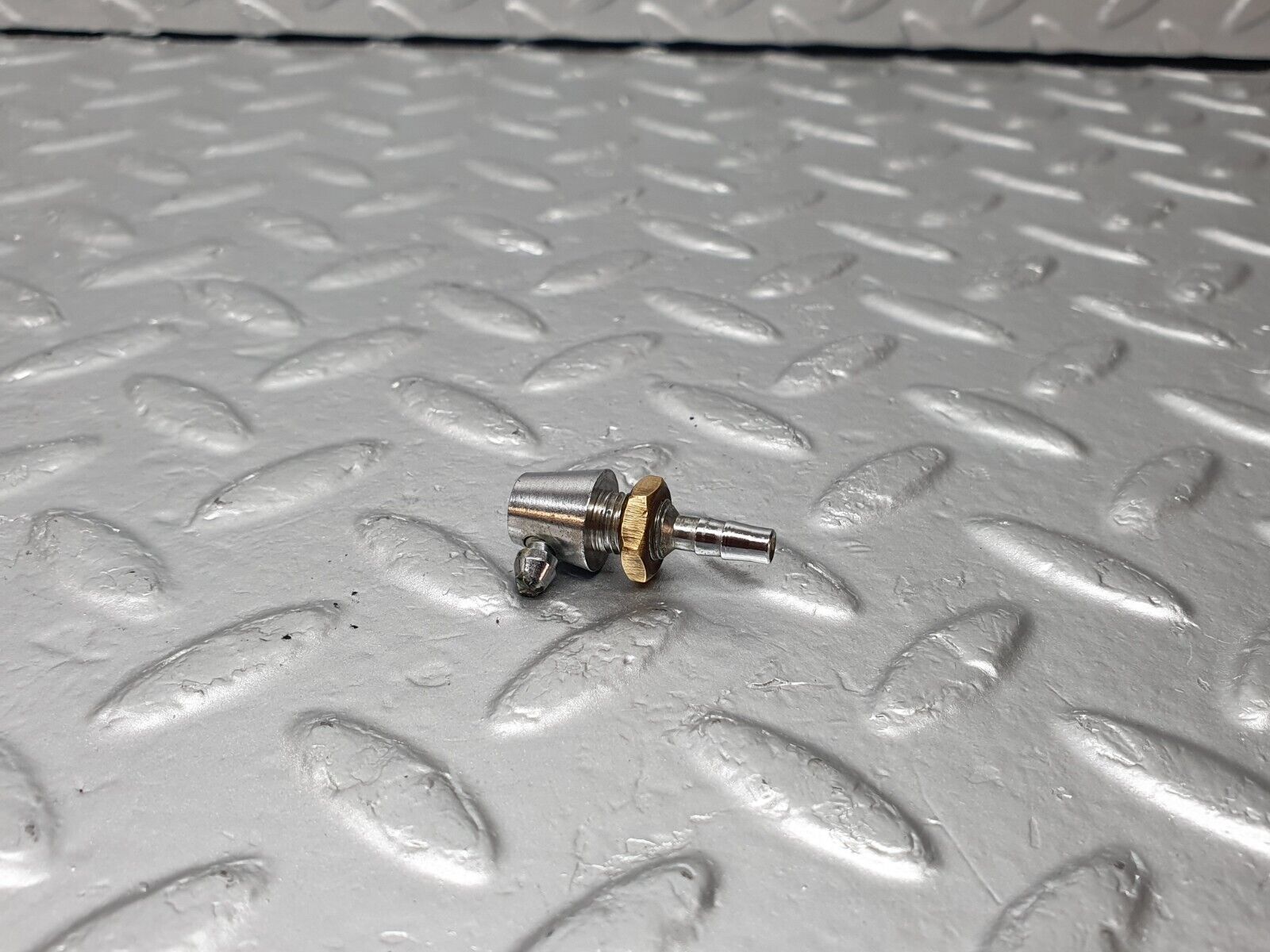 43382 Mercedes-Benz W108 280SE Windscreen Washer Nozzle