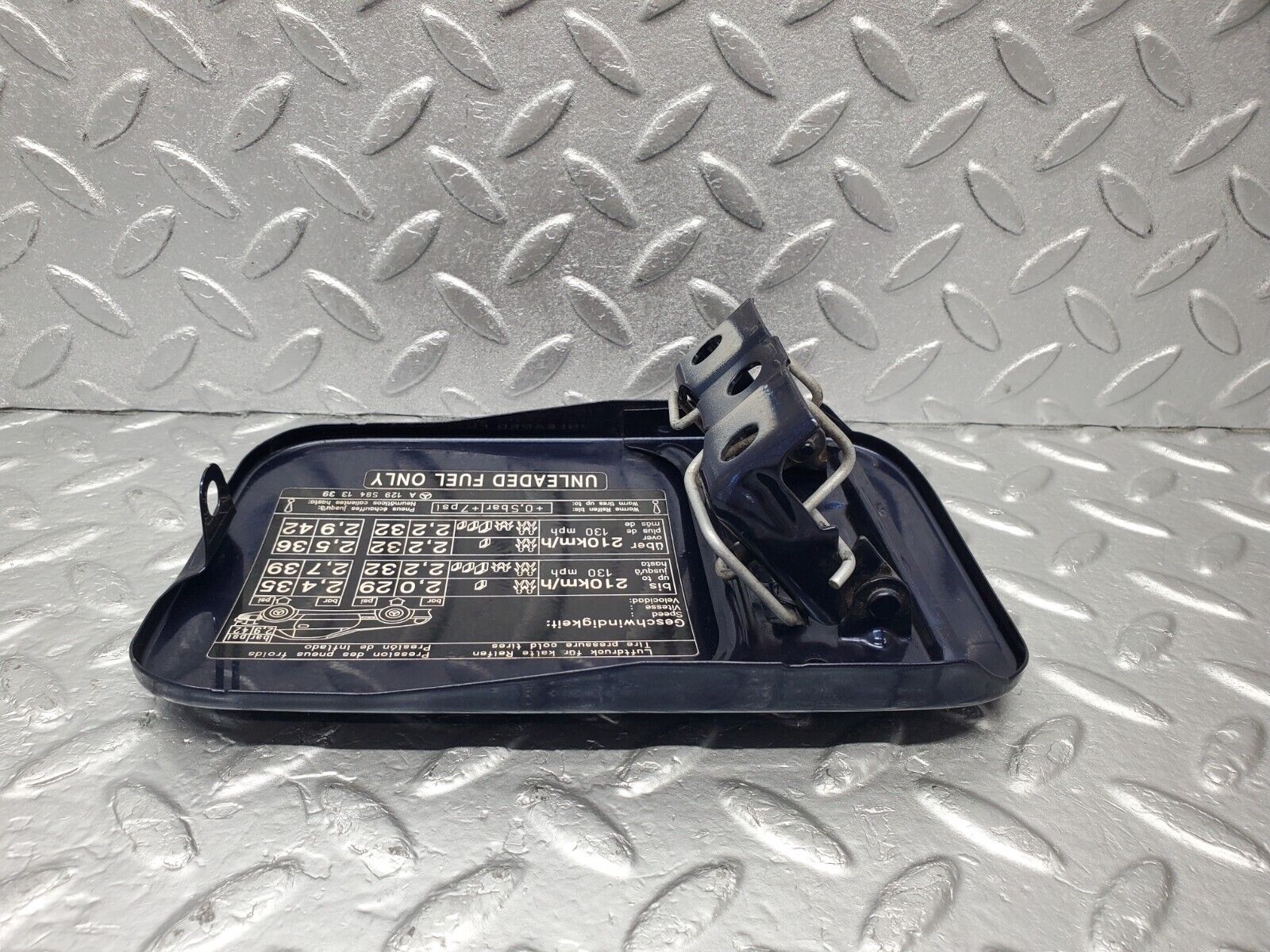 46987 Mercedes-Benz R129 320SL Coupe Fuel Tank Flap Cap 1295841339