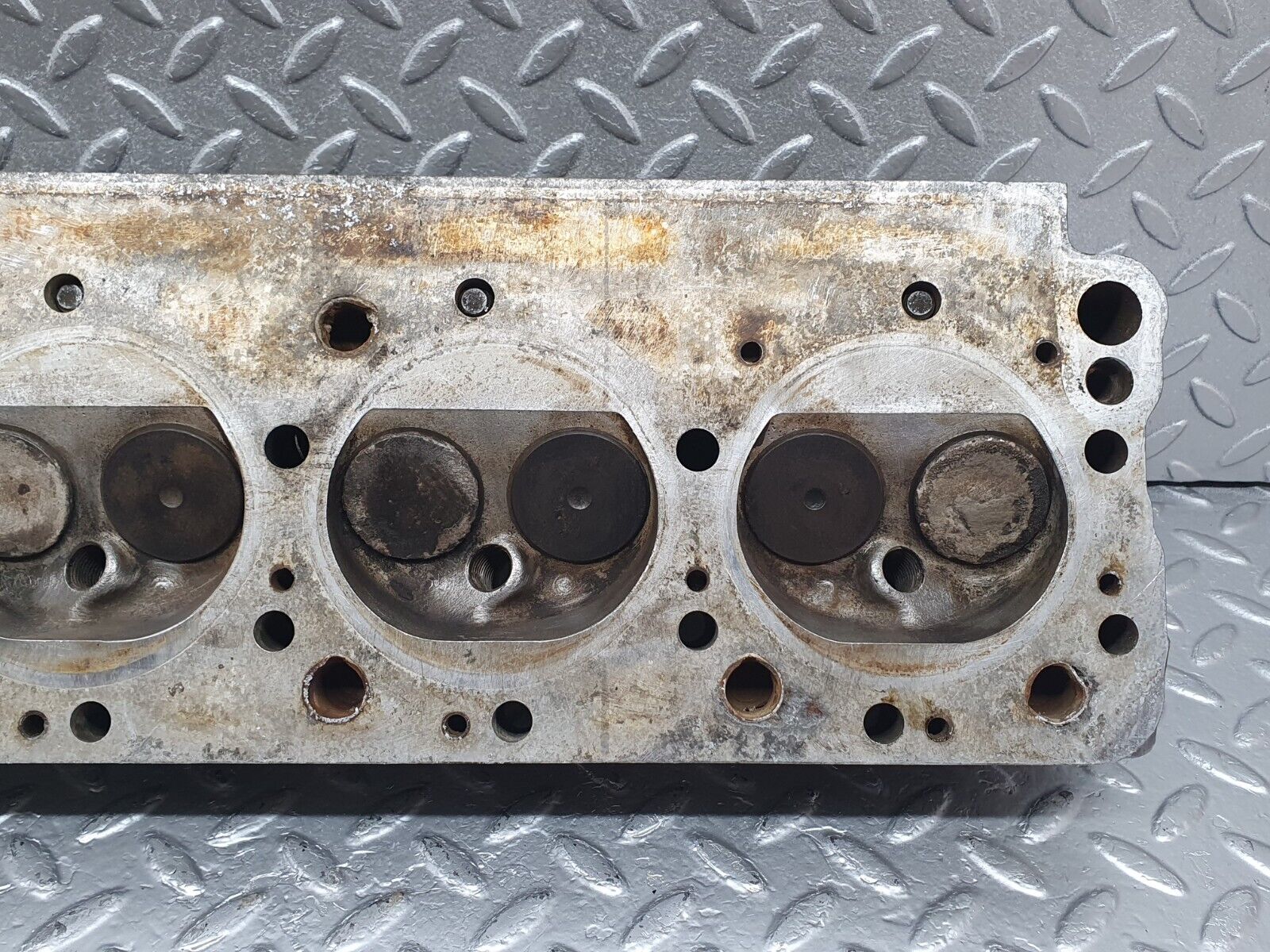 43839 Mercedes-Benz C126 380SEC Coupe Cylinder Head Left Side 1160163301