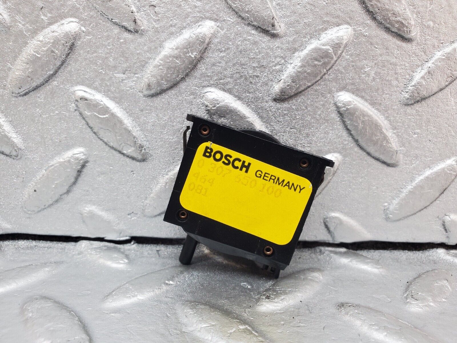 44361 Mercedes-Benz W123 280E Headlight Level Switch 0307650100