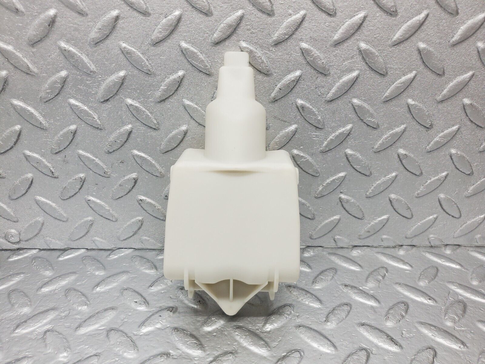 46151 Mercedes-Benz W124 Rear Right Door Lock Cover 1248050590