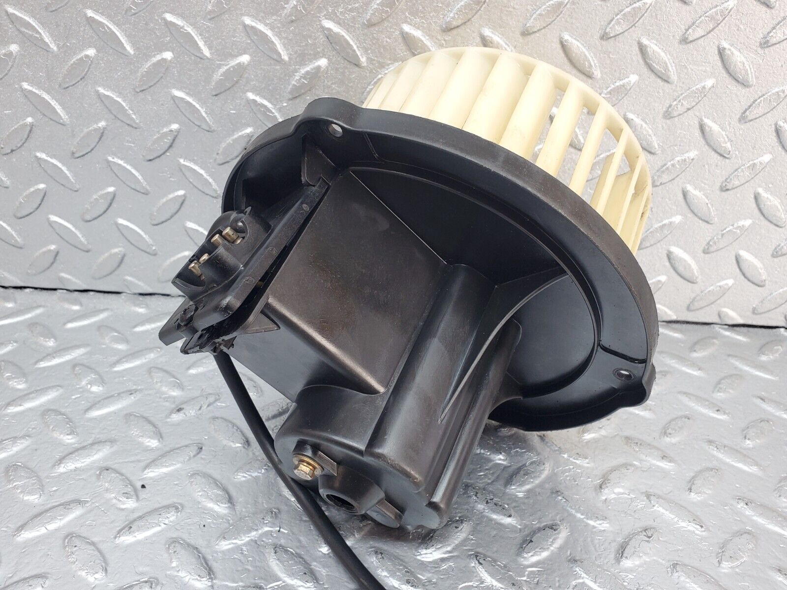 44423 Mercedes-Benz W123 280E Heater Blower Motor