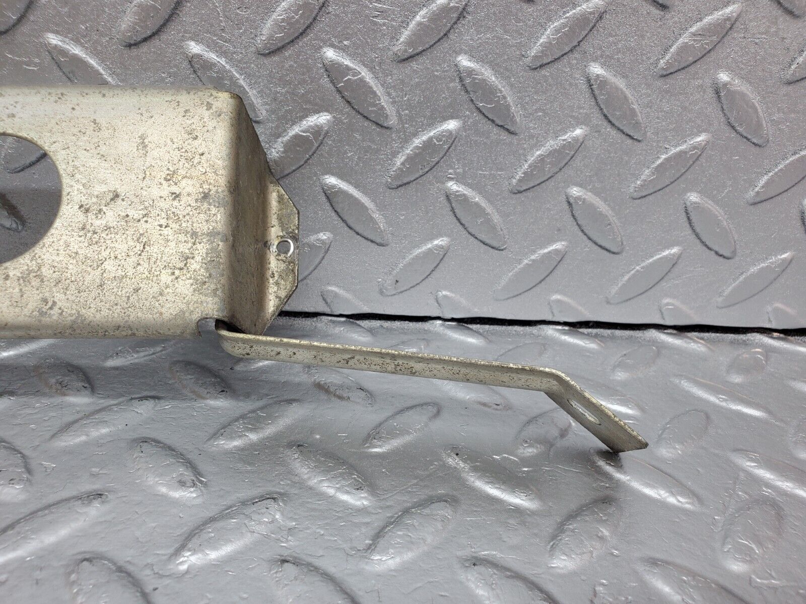 45764 Mercedes-Benz W126 420SE Coolant Expansion Tank Holder Bracket
