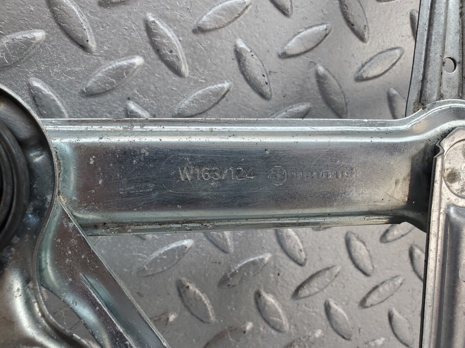 44594 Mercedes-Benz W124 220E Front Right Power Window Regulator