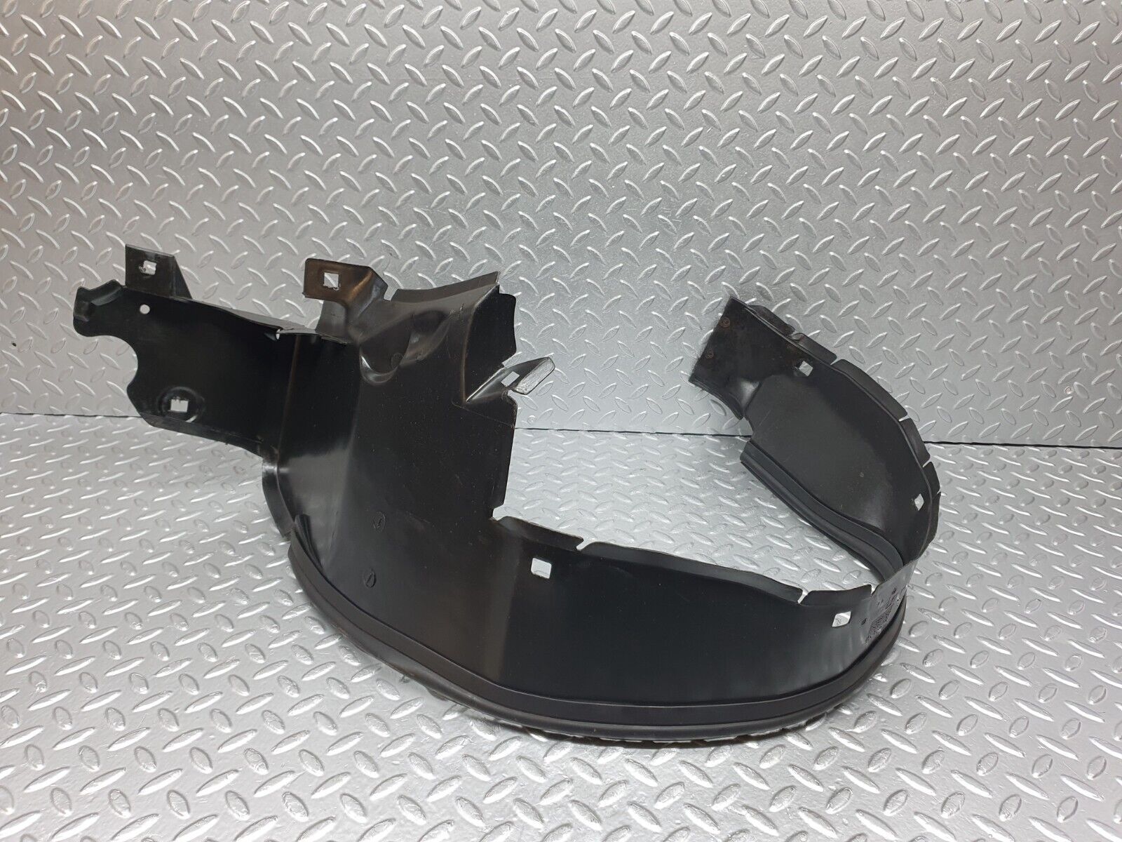 41930 Mercedes-Benz W202 C200 Front Right Inner Fender Wing Splash Guard 2026980230