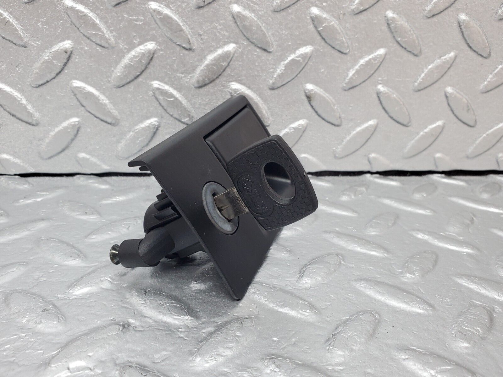 44804 Mercedes-Benz W124 220E Glove Box Door Lock With Key 1246800184