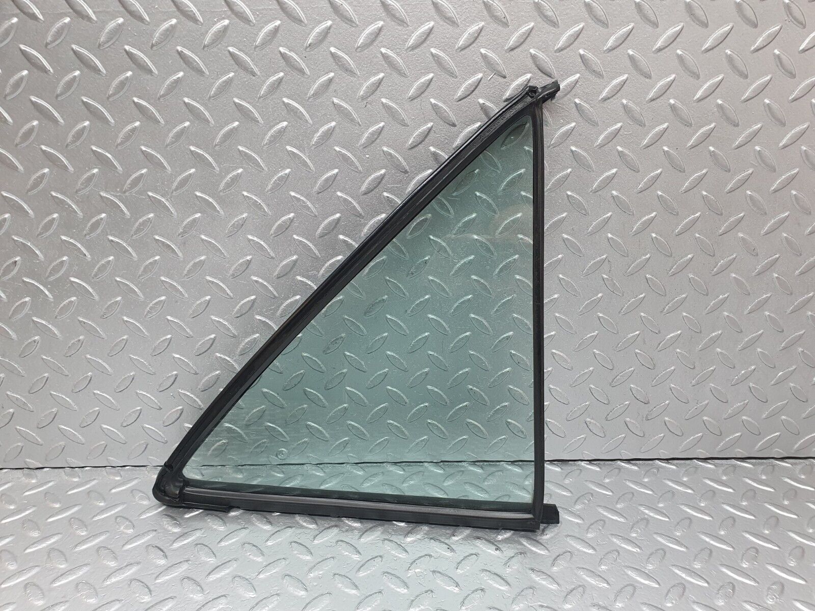 42870 Mercedes-Benz W201 190 2.0L Rear Right Quarter Window Glass 2017350624