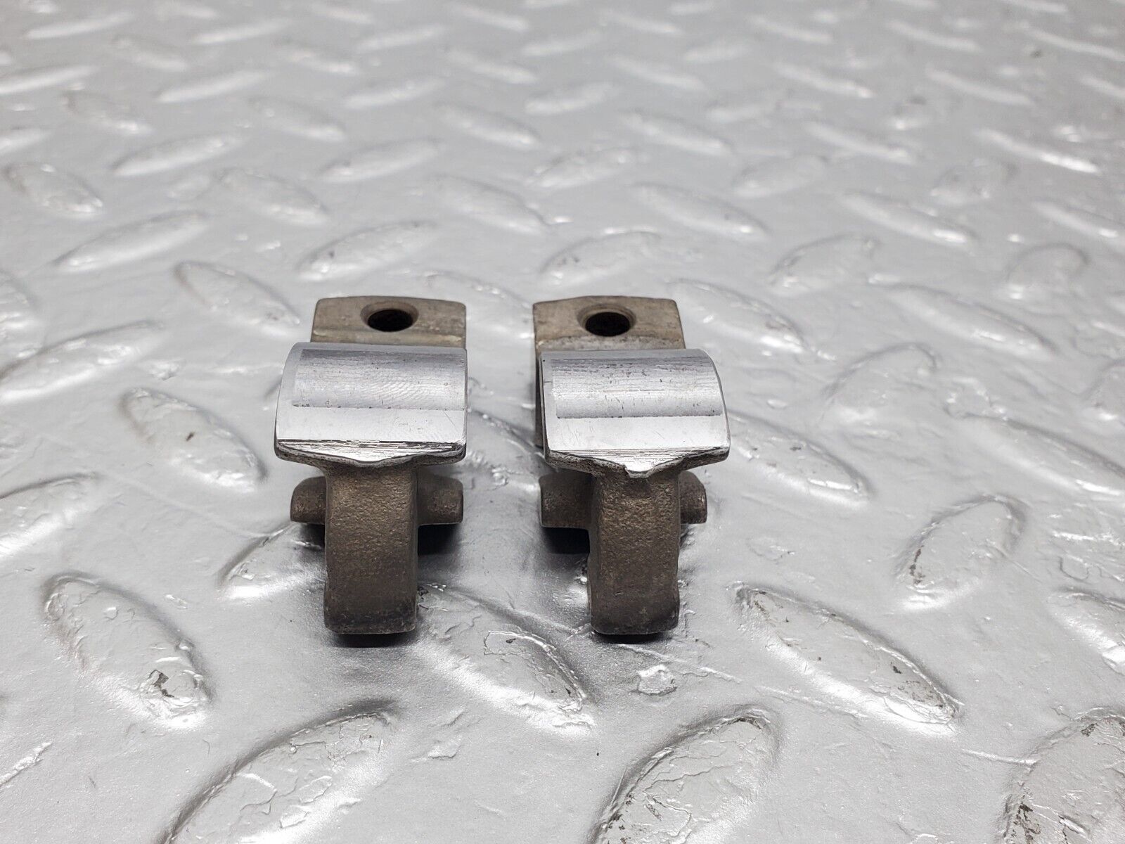 45477 Mercedes-Benz 280E M110.988 Valve Rocker Arm With Retaining Spring