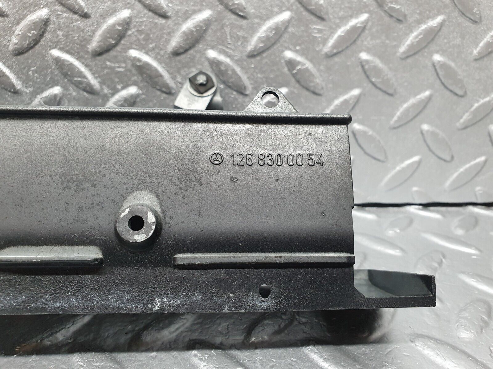 43697 Mercedes-Benz C126 380SEC Coupe Dashboard Centre Air Vent 1268310030 1268300054 1268310130