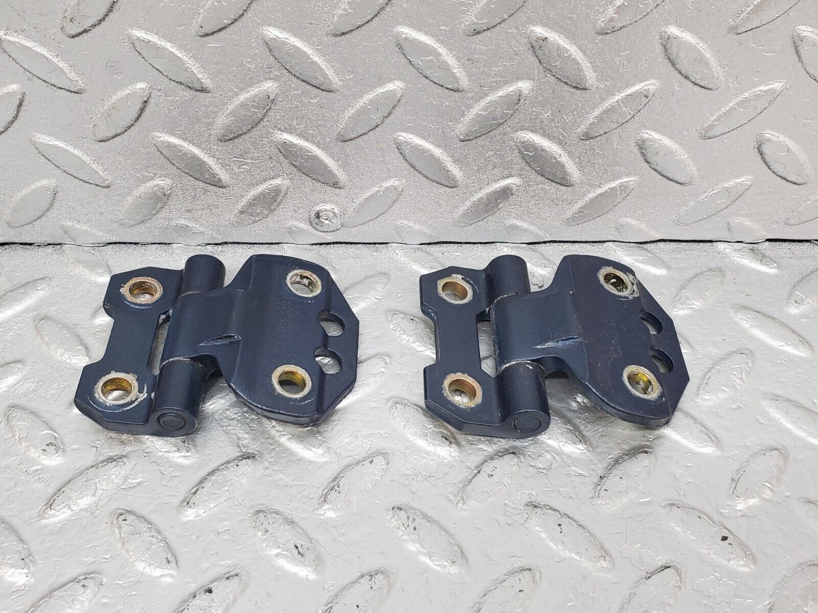 44751 Mercedes-Benz W124 220E Door Hinge Left Side