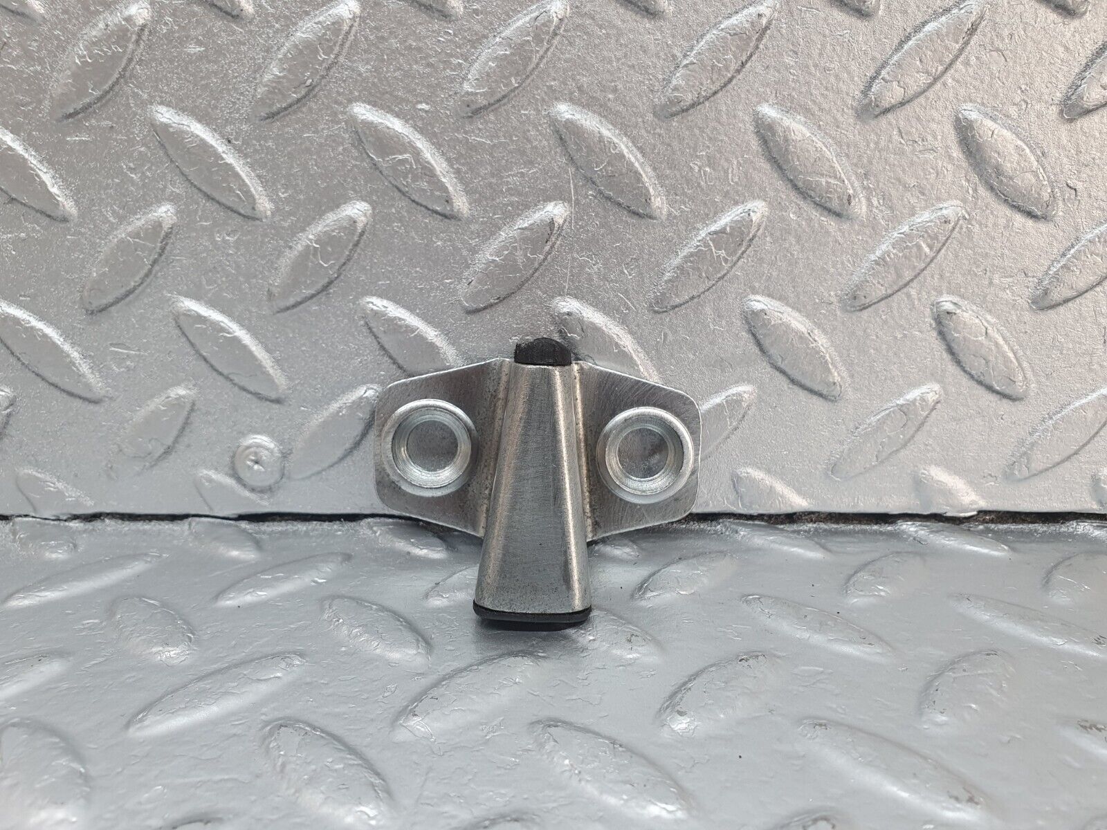 42891 Mercedes-Benz W201 190 2.0L Door Lock Latch