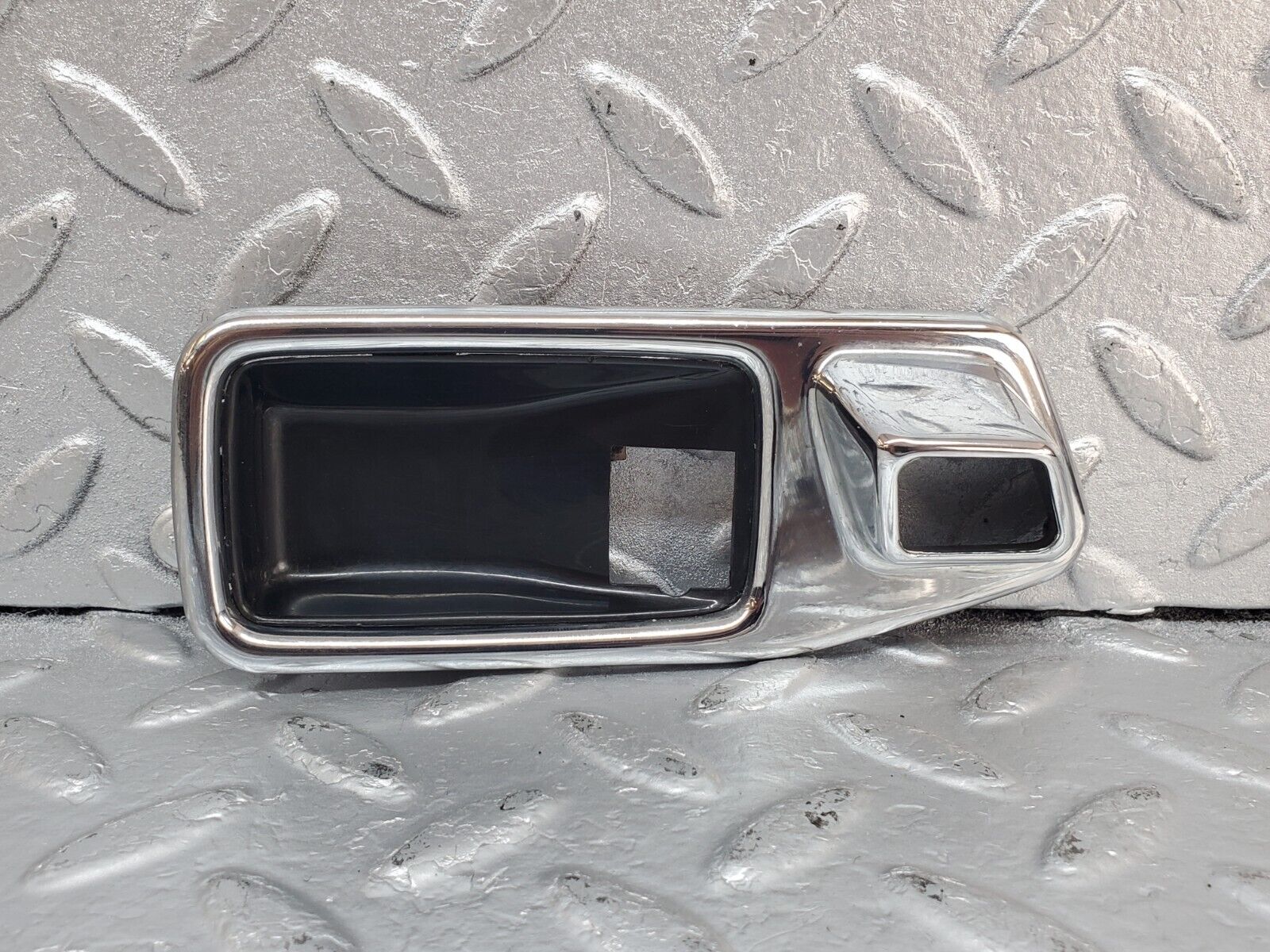 44391 Mercedes-Benz W123 280E Chrome Frame For Door Opener Right 1167660211