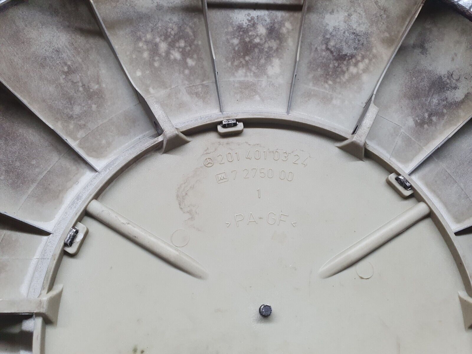 42881 Mercedes-Benz W201 190 2.0L Wheel Trim Hub Cap 14" 2014010324