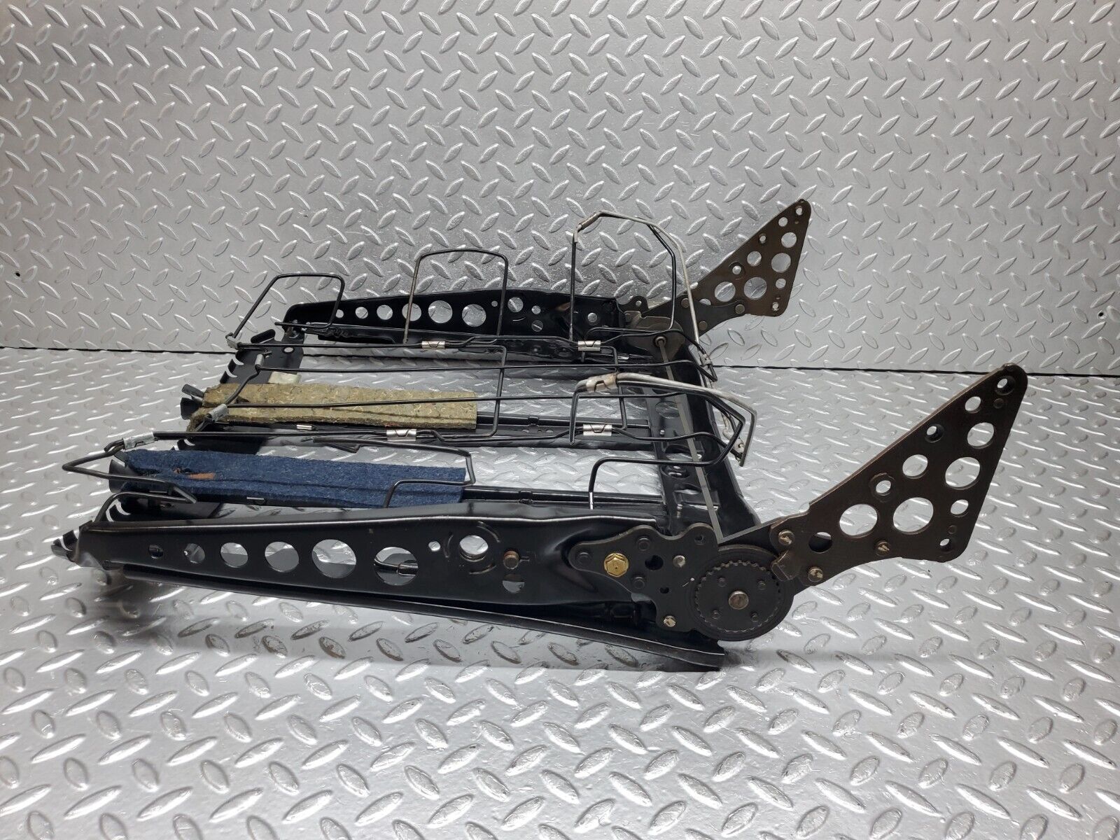 44553 Mercedes-Benz W123 280E Front Left Seat Backrest