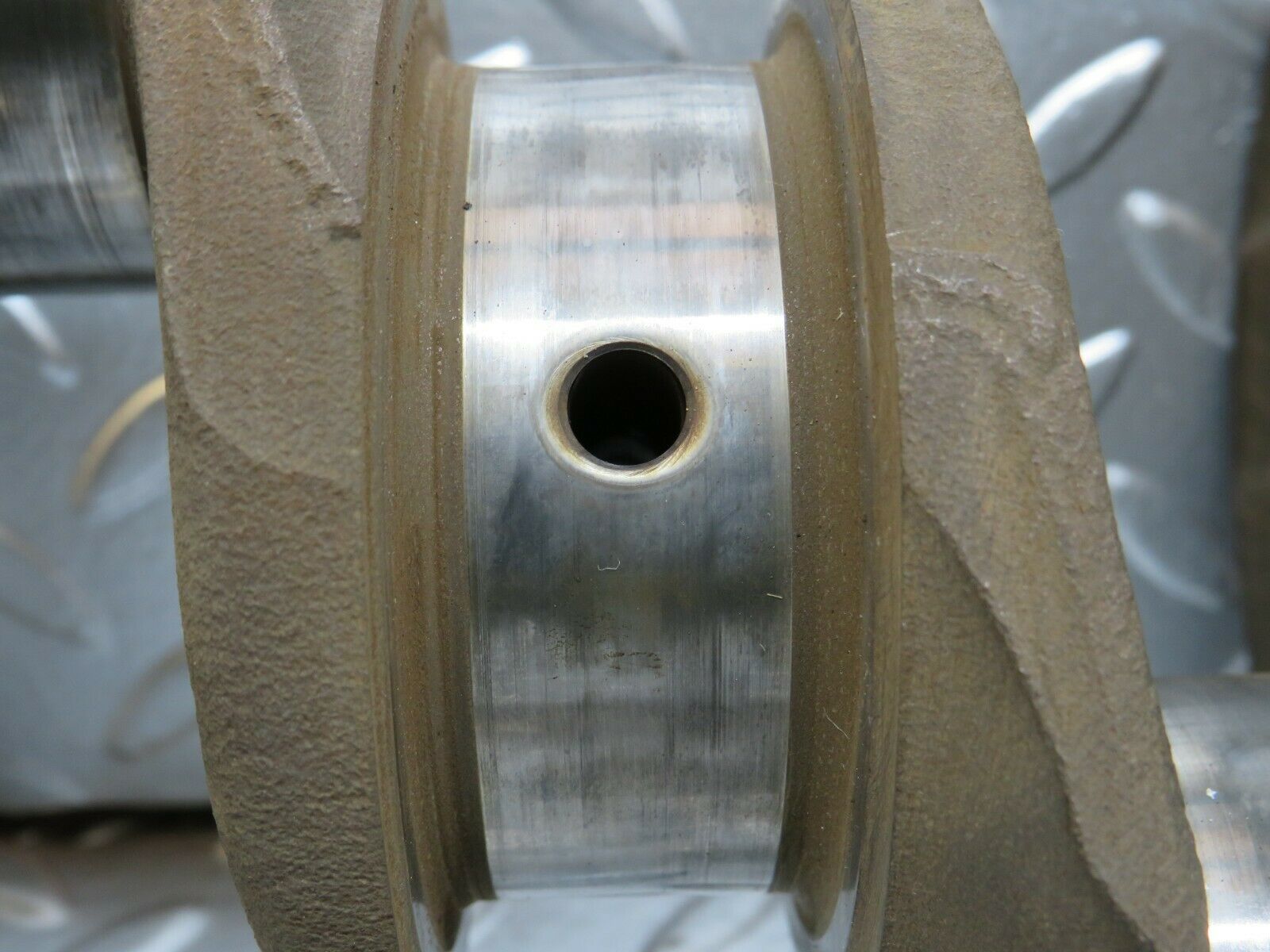 23879 Mercedes-Benz R107 450SL Crankshaft 1170311001