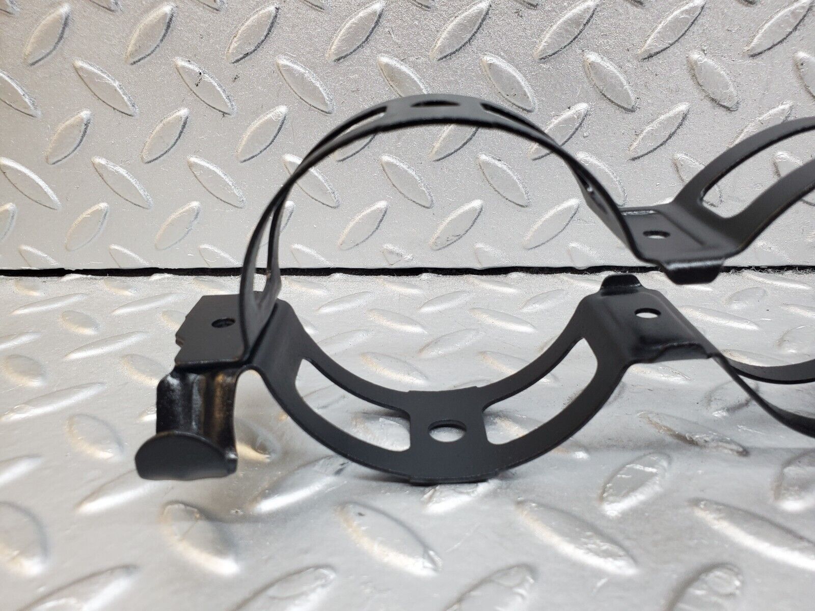 44728 Mercedes-Benz W124 220E Fuel Pump Fuel Filter Bracket Holder