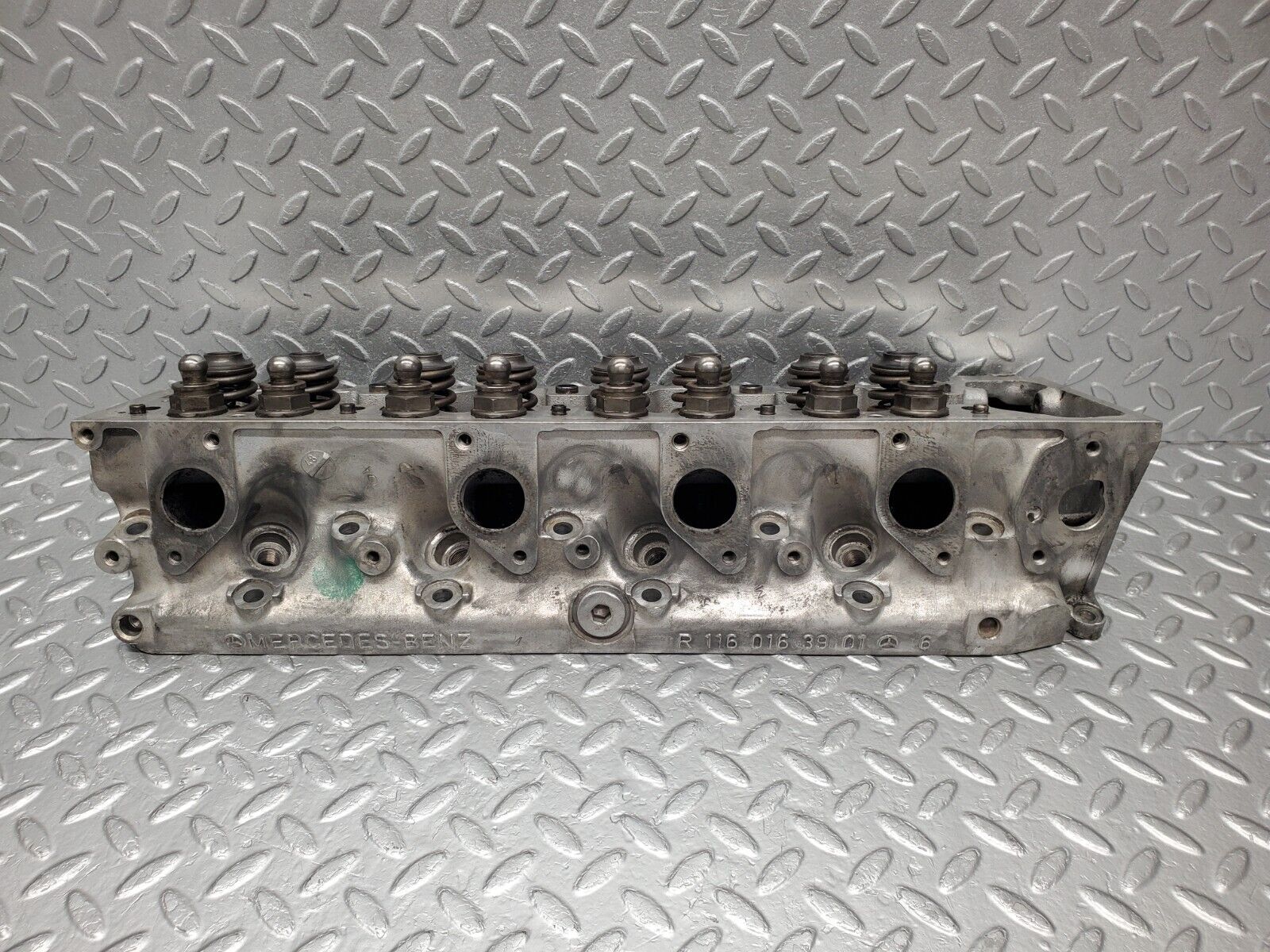 46290 Mercedes-Benz W126 420SE Cylinder Head Right Side 1160163901