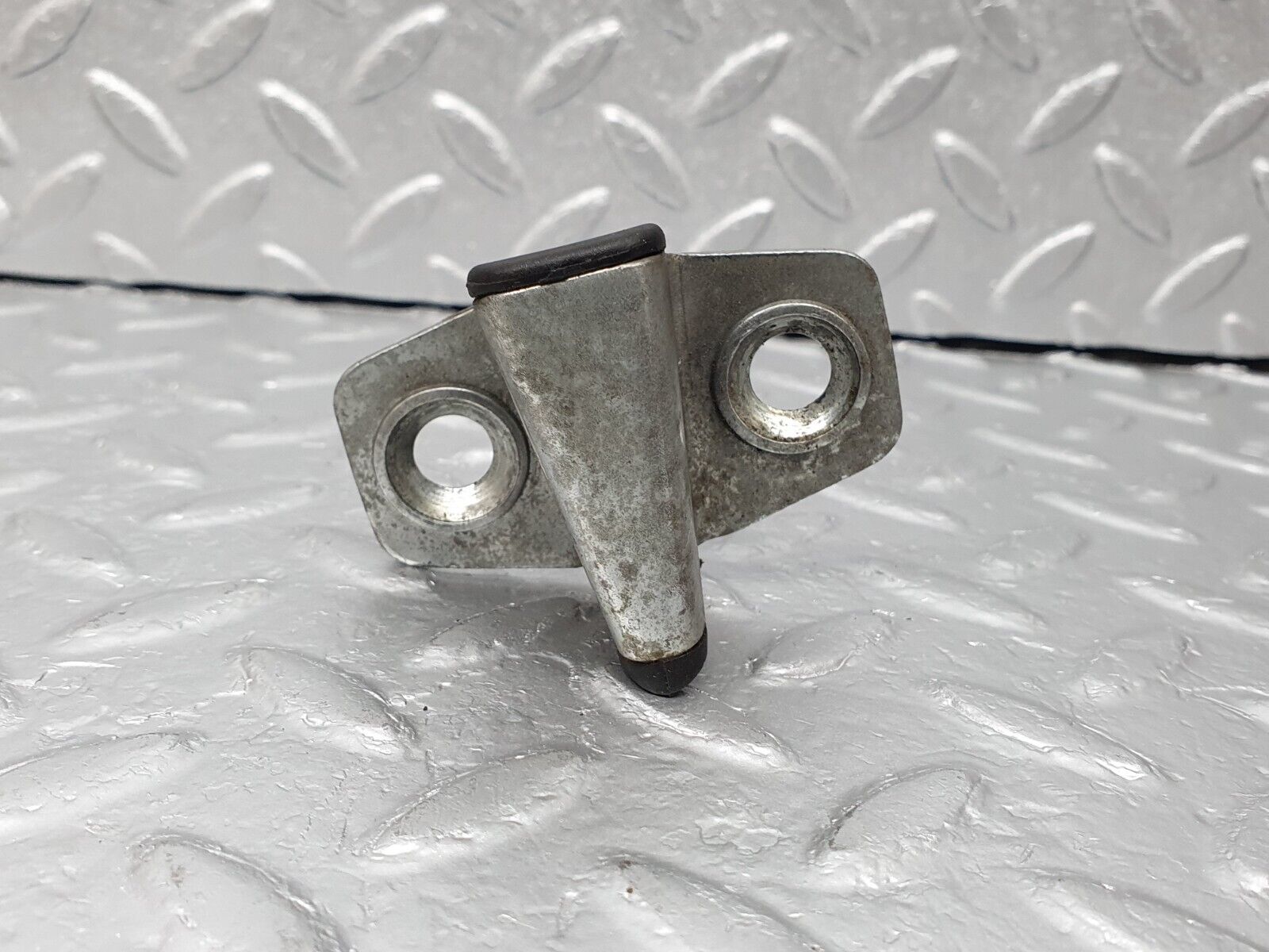 41692 Mercedes-Benz W124 200E Door Lock Latch