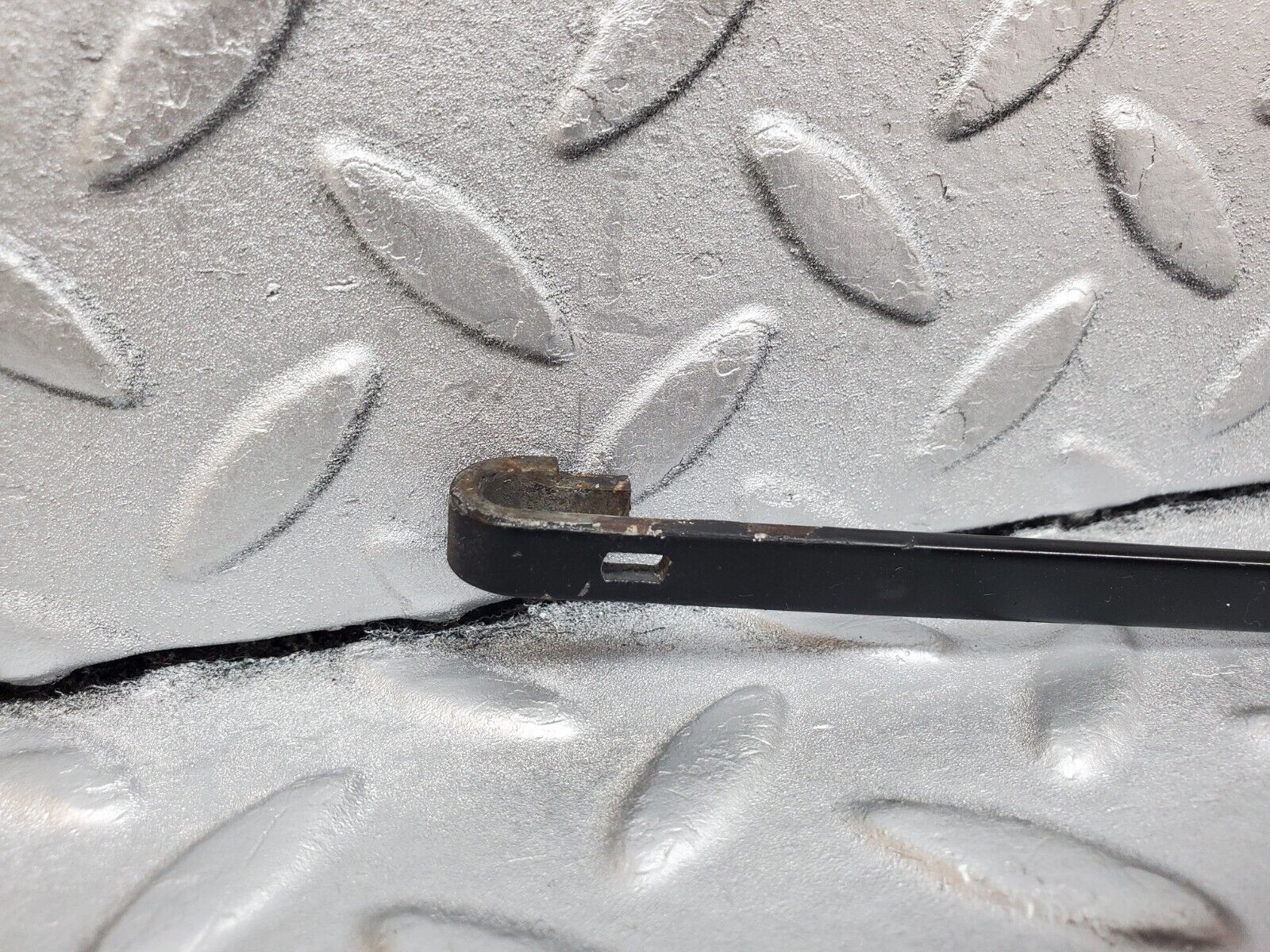 45857 Mercedes-Benz W126 420SE Windscreen Wiper Arm Bosch Right Side