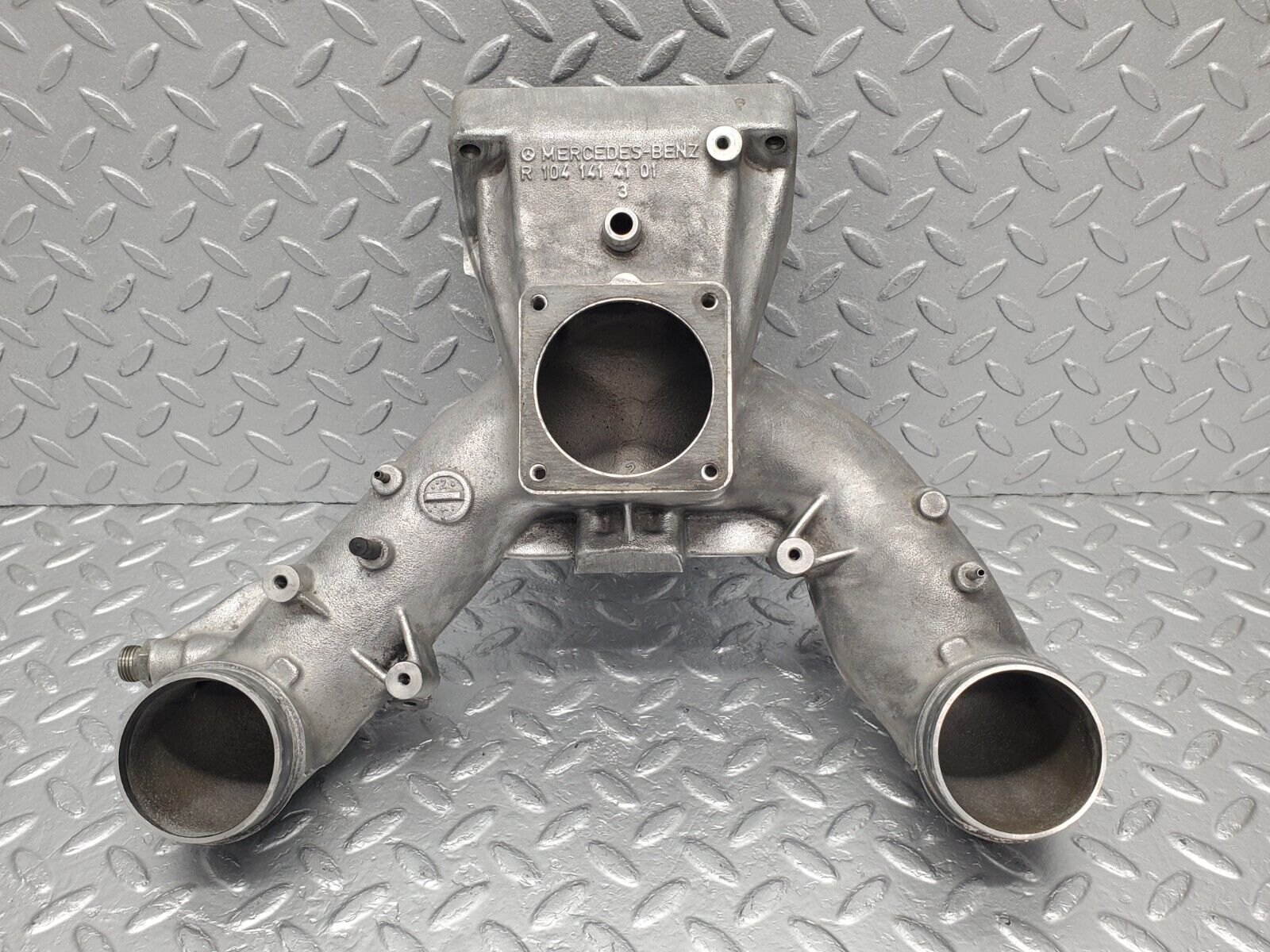 46153 Mercedes-Benz W124 Air Intake Manifold 1041414101