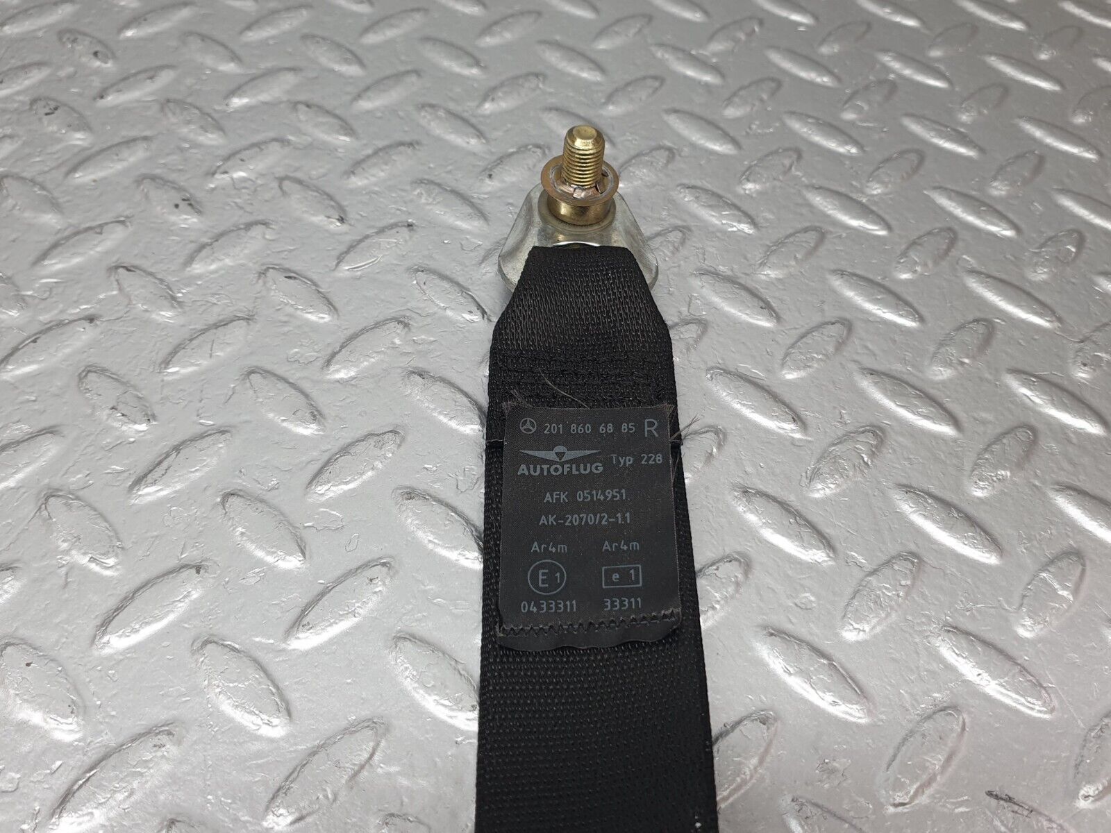 42803 Mercedes-Benz W201 190 2.0L Front Right Seat Belt With Buckle 2018606885 1248600269