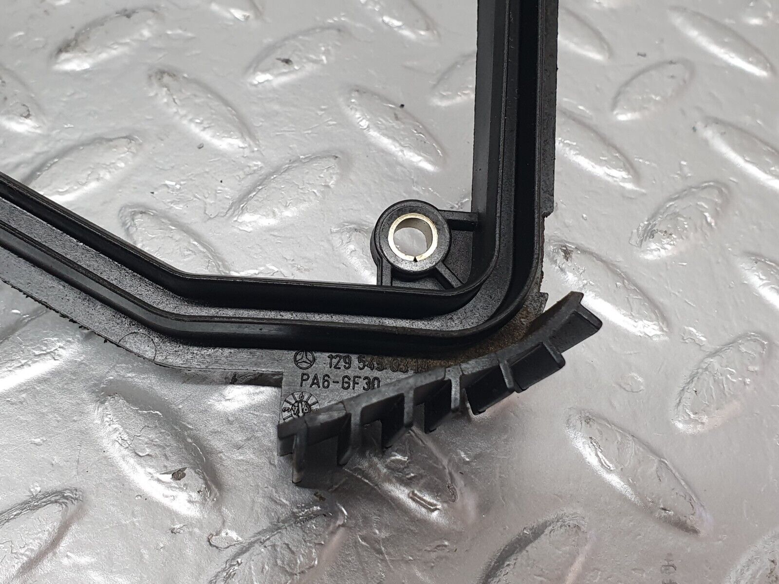 42595 Mercedes-Benz R129 320SL Coupe ECU Control Unit Housing Seal 1295450319