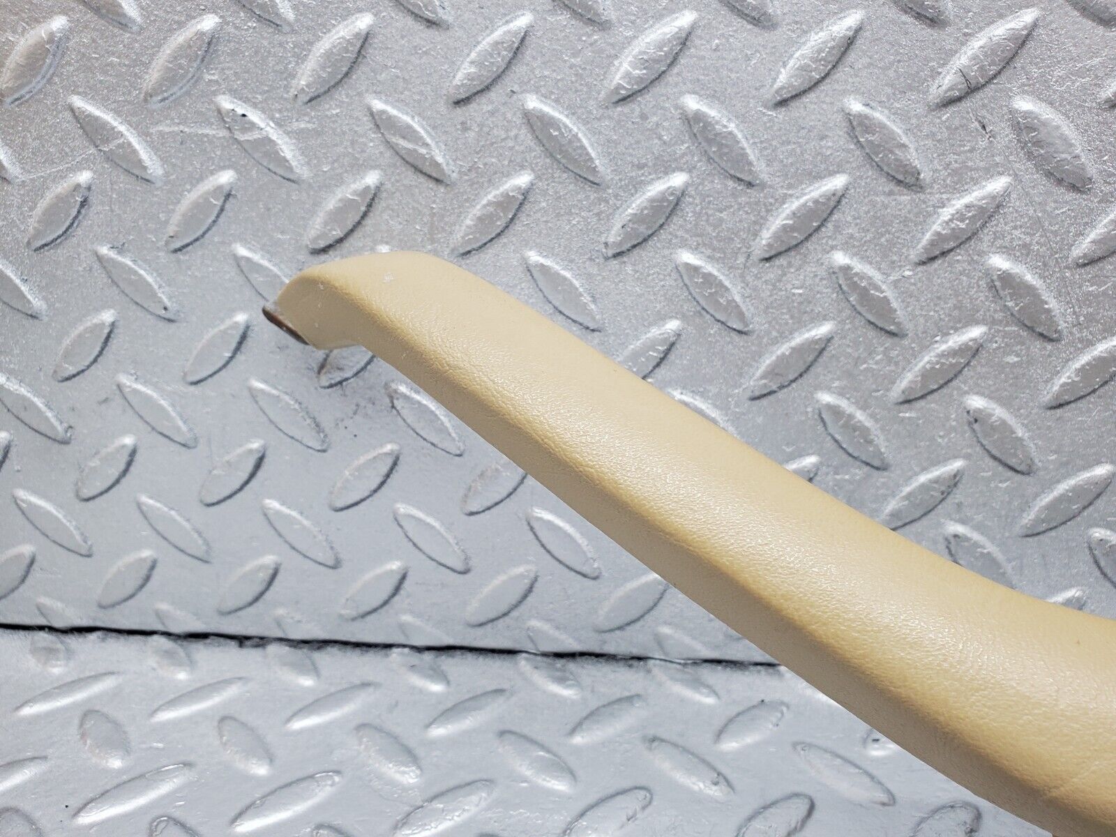 45615 Mercedes-Benz W126 420SE Front Right Interior Door Handle Beige 1269701001