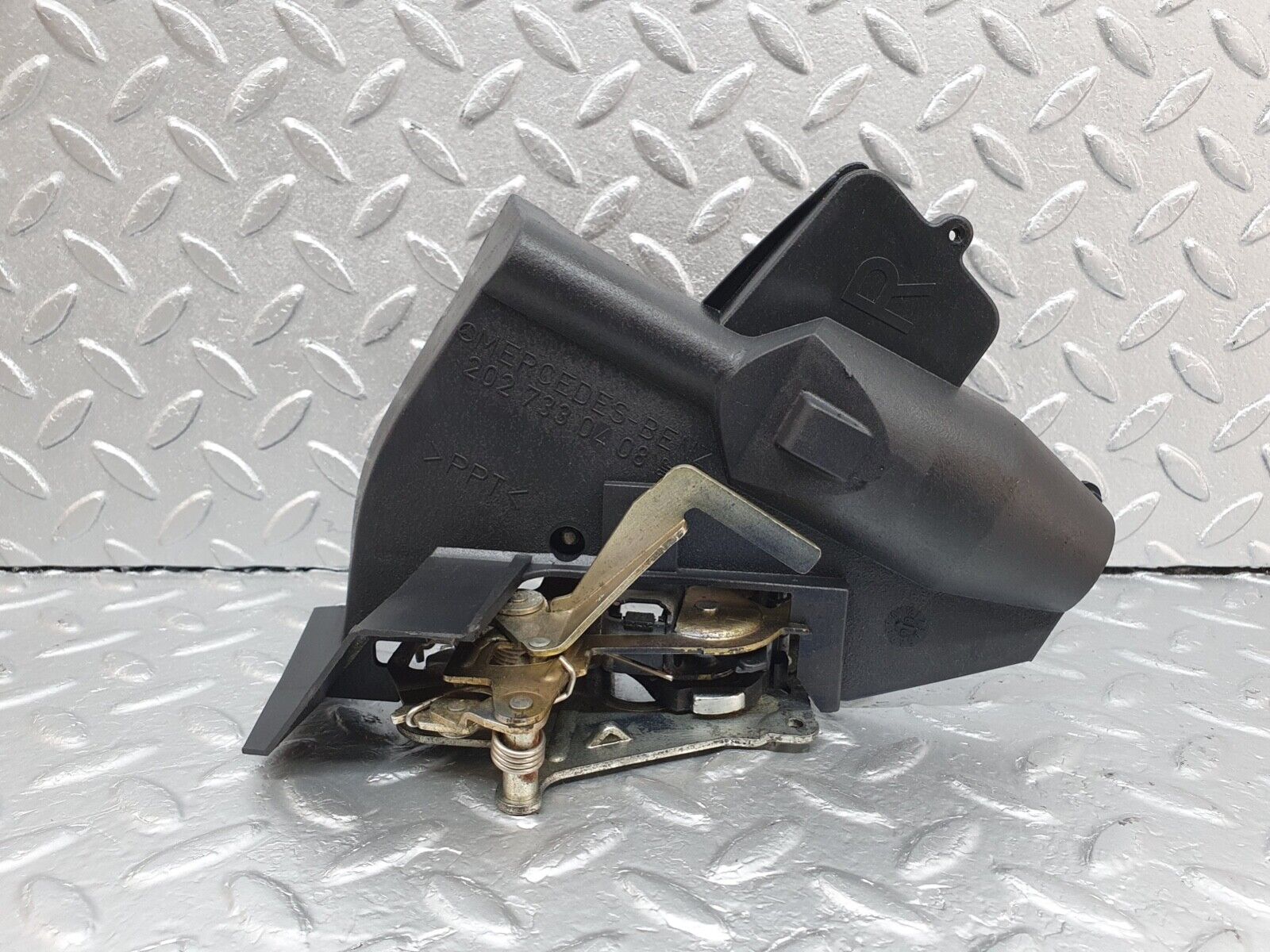 42012 Mercedes-Benz W202 C200 Rear Right Door Lock Mechanism 2027330408