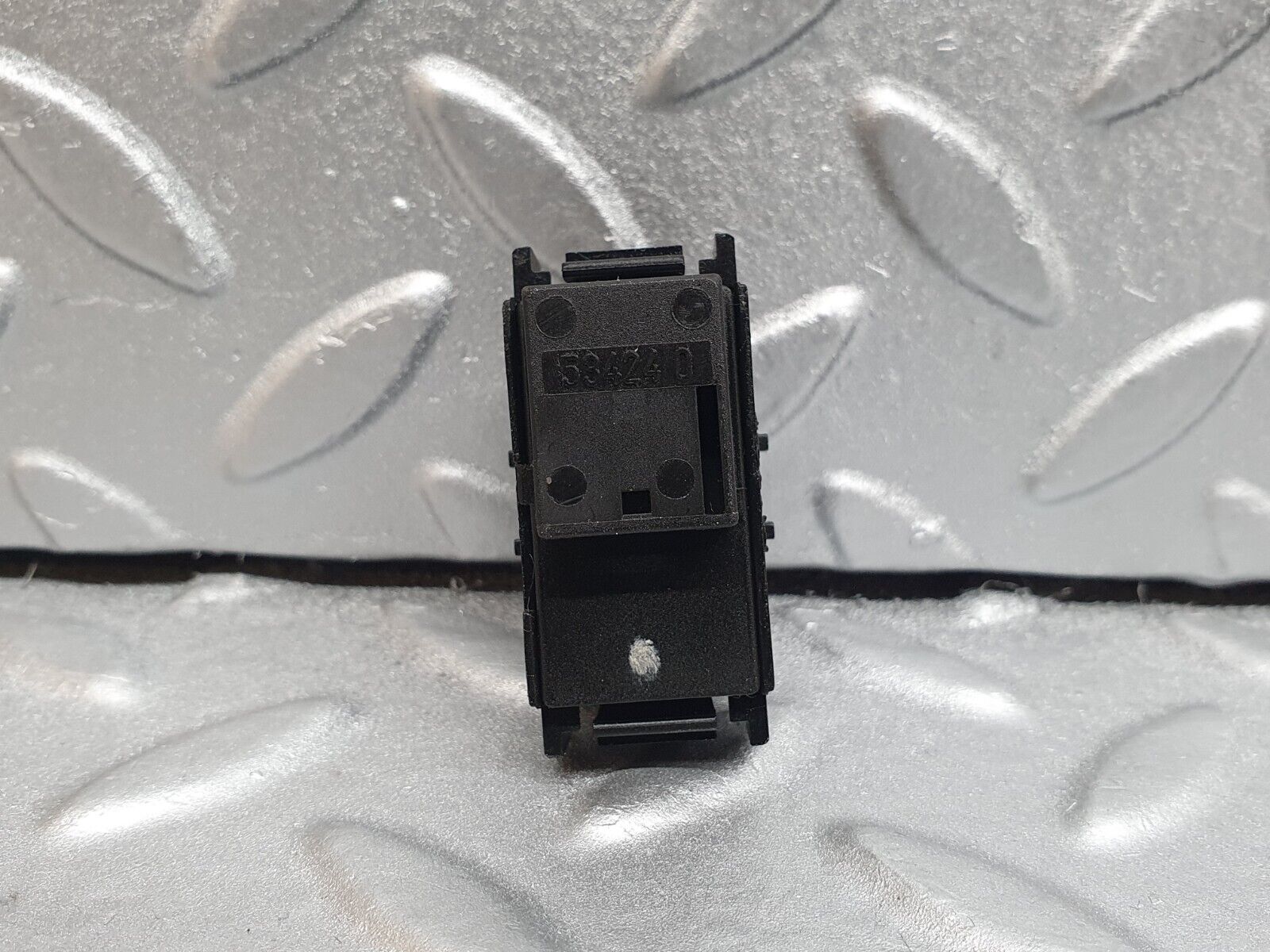 42048 Mercedes-Benz W202 C200 Electric Window Switch 2108208210