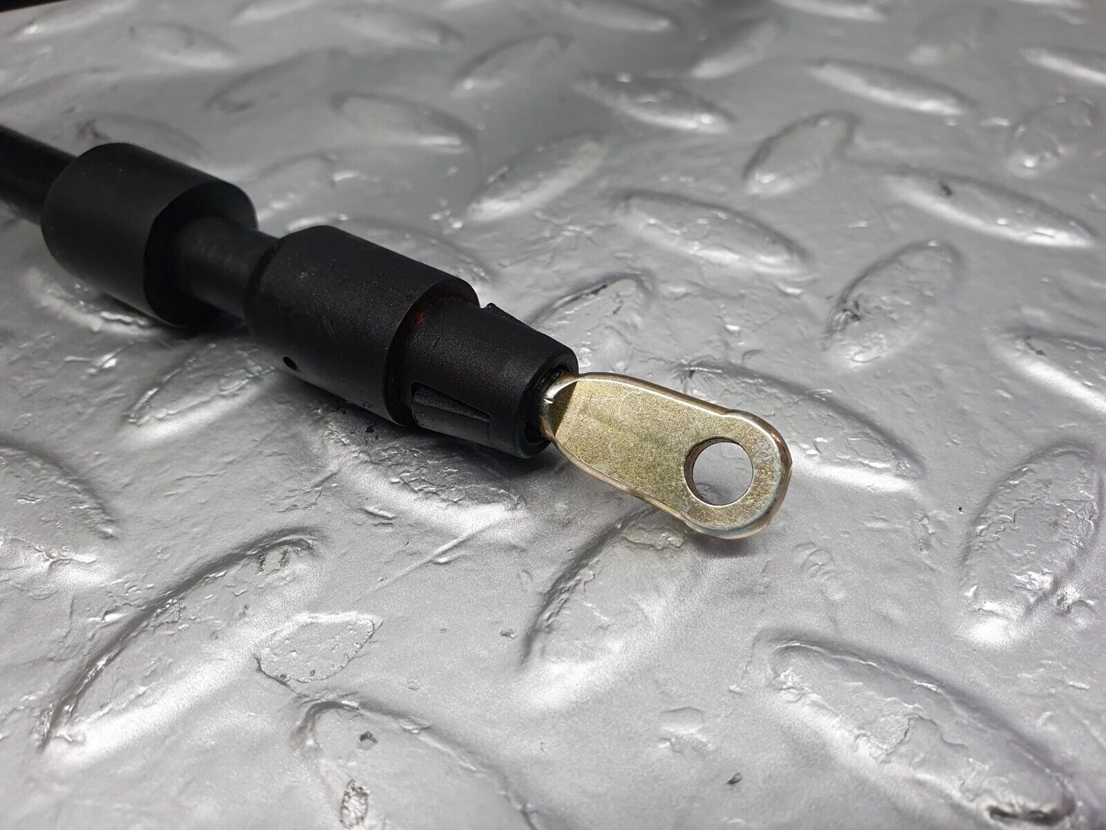 42093 Mercedes-Benz W202 C200 Parking Brake Cable 2024203085