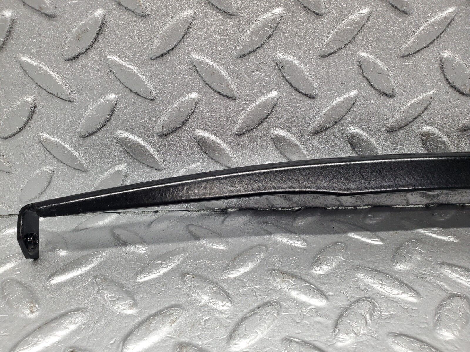 46761 Mercedes-Benz R129 320SL Coupe Front Right Window Channel