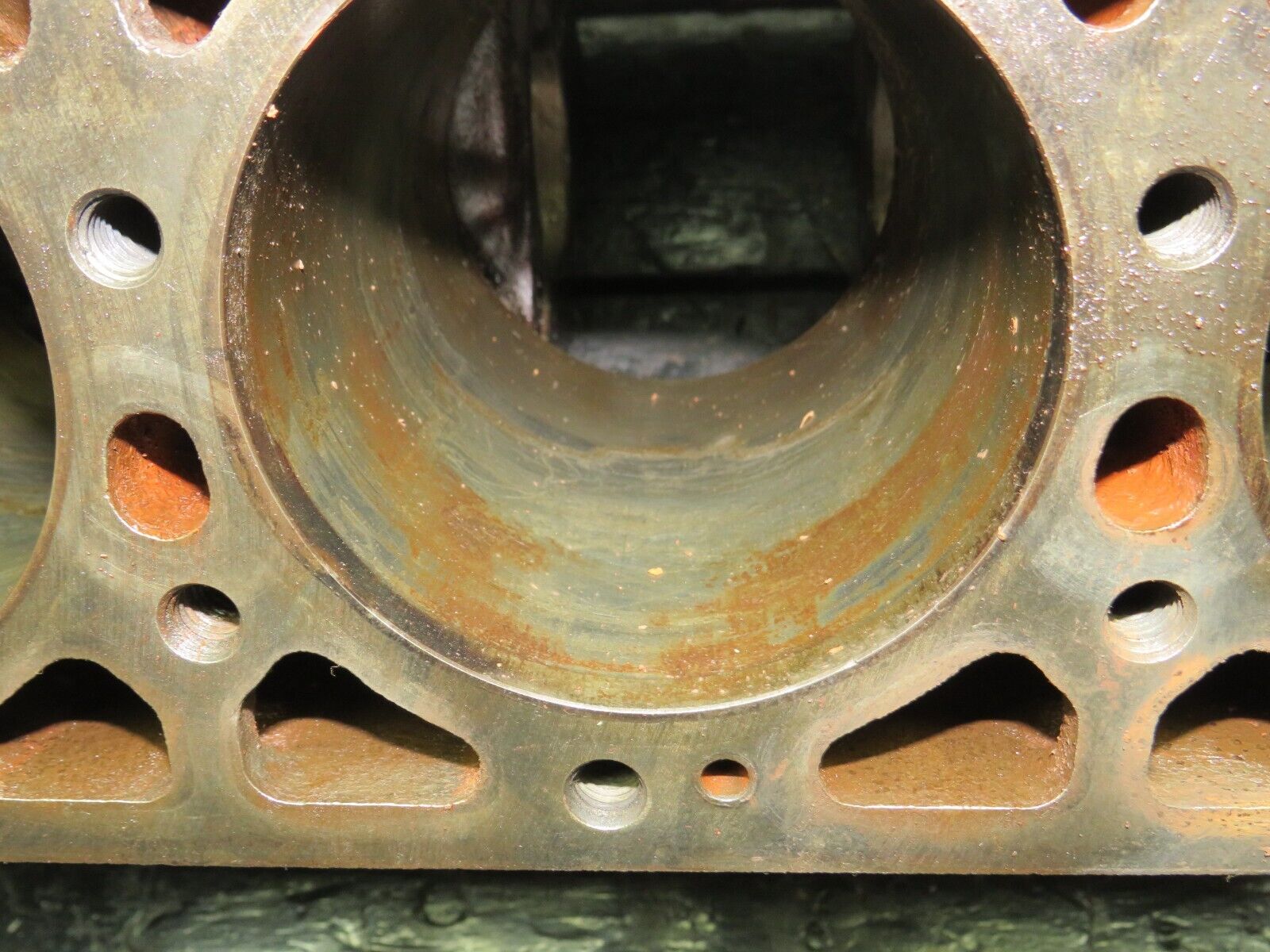 32967 Mercedes-Benz C107 R107 350 V8 Engine Block M116.982 1160110601