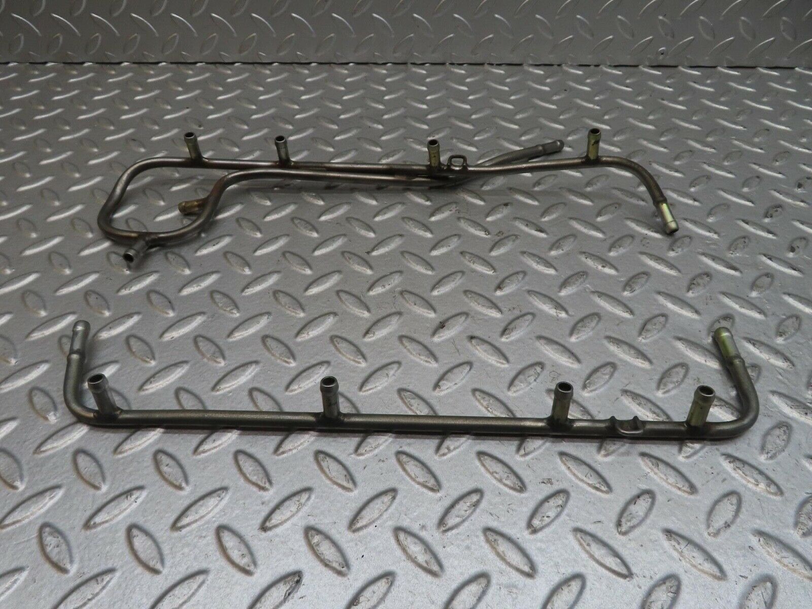 13787 Mercedes-Benz R107 450SL Fuel Injector Pipe Pair