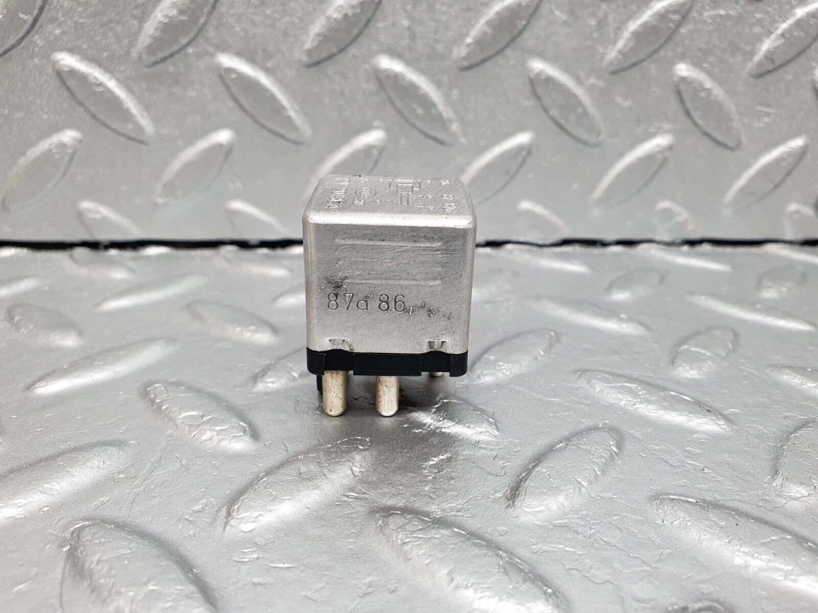 41643 Mercedes-Benz W124 200E Multi Purpose Relay 0015420219