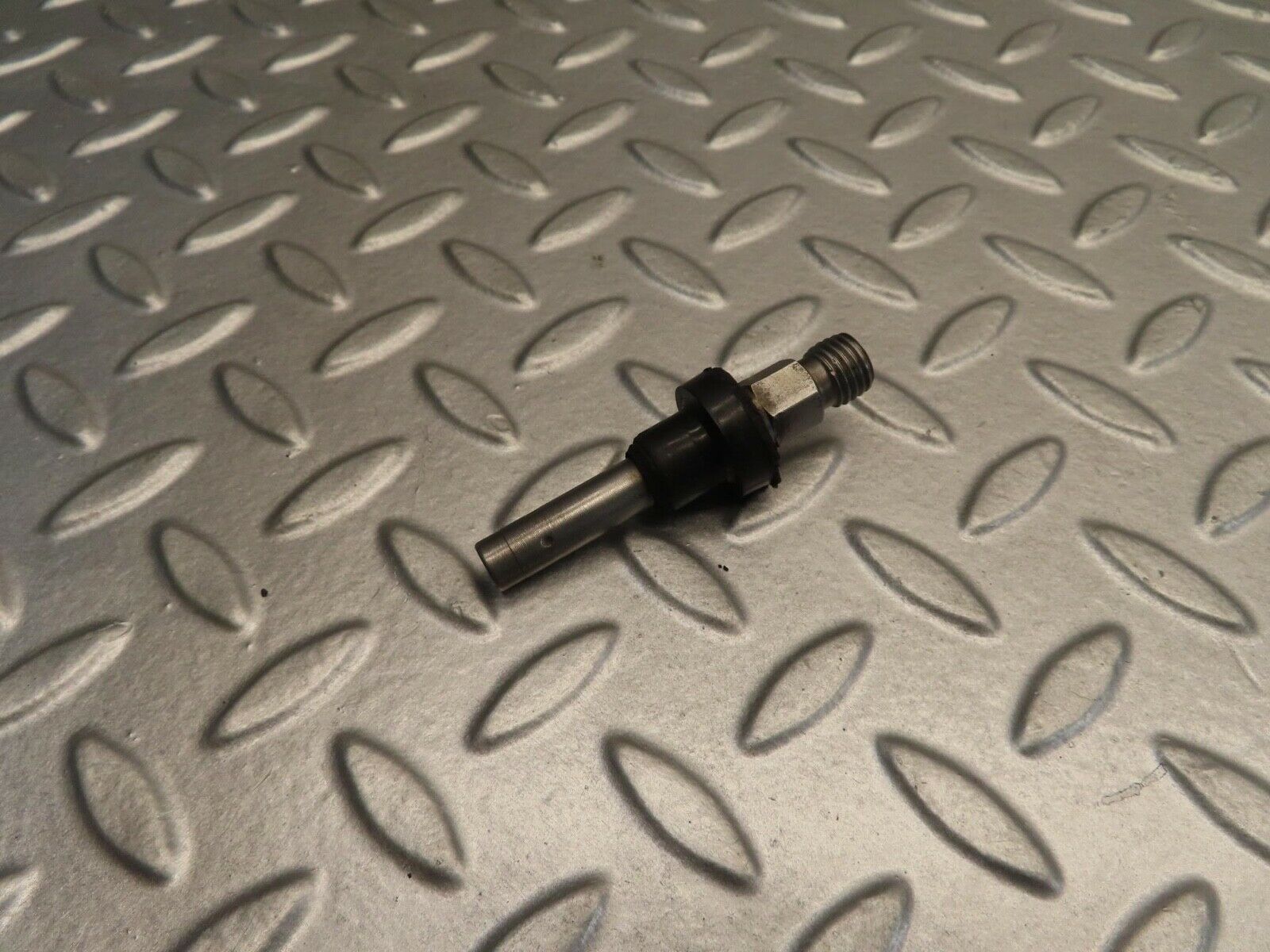 11735 Mercedes-Benz R107 450SL Fuel Injector Bosch