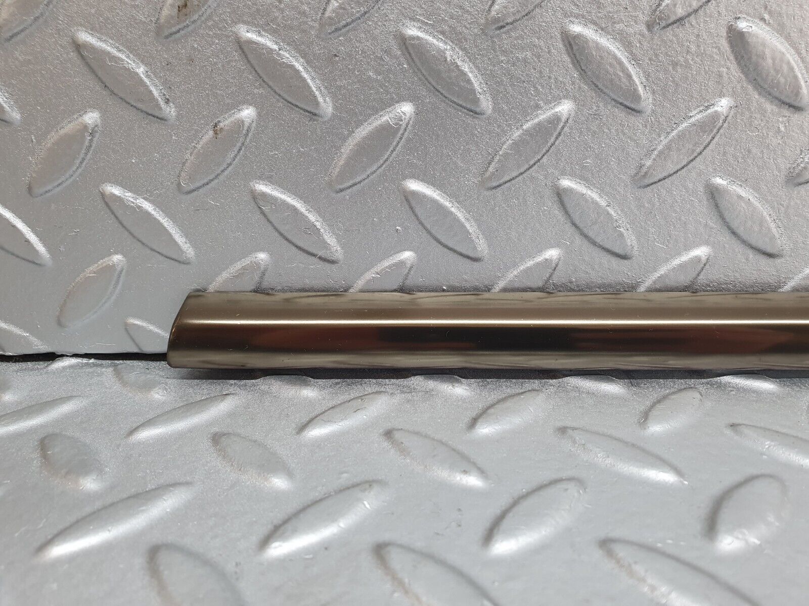 42620 Mercedes-Benz R129 320SL Coupe Right Door Window Moulding Trim